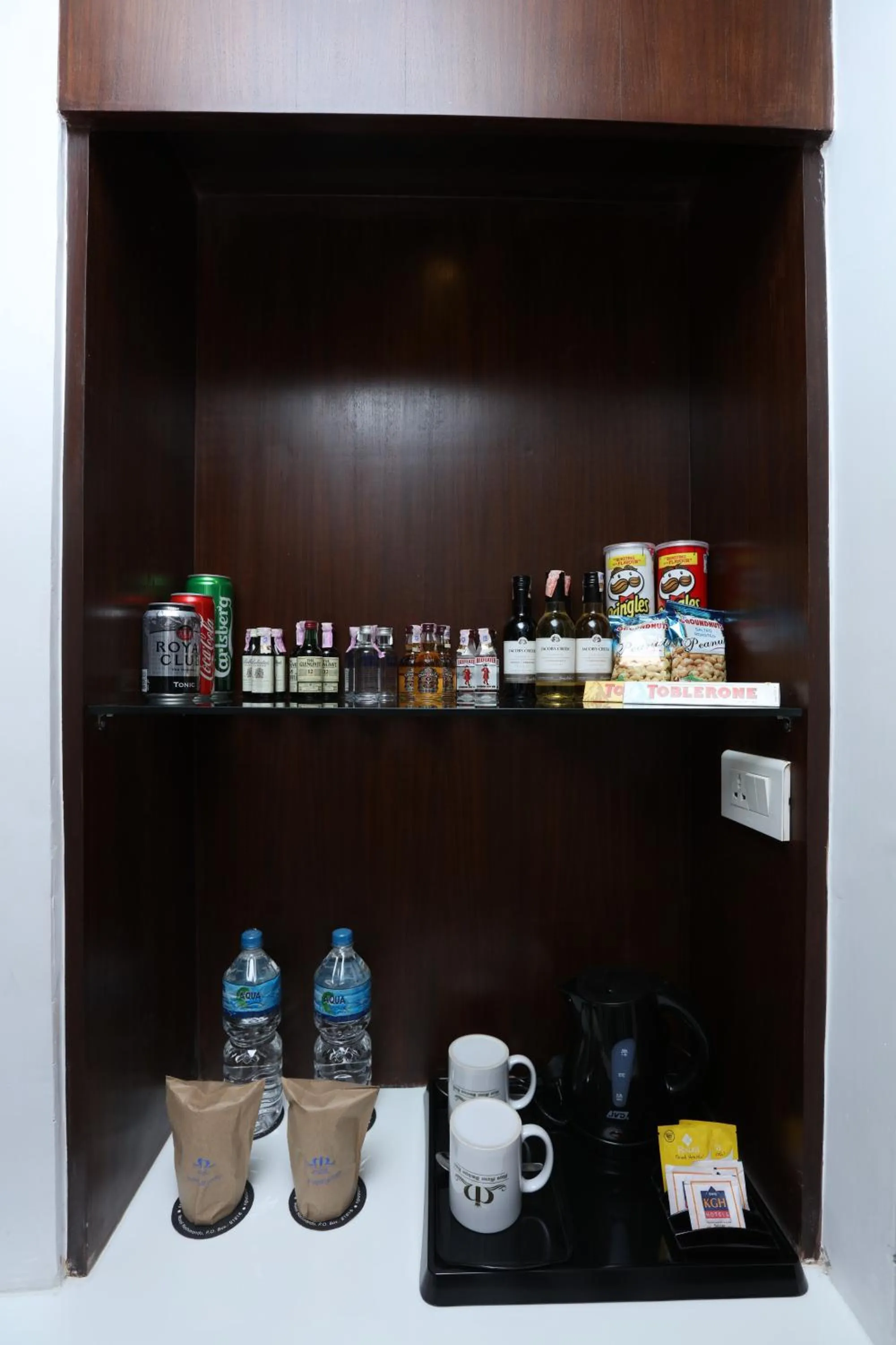 Food and drinks in Maya Manor Boutique Hotel by KGH Group