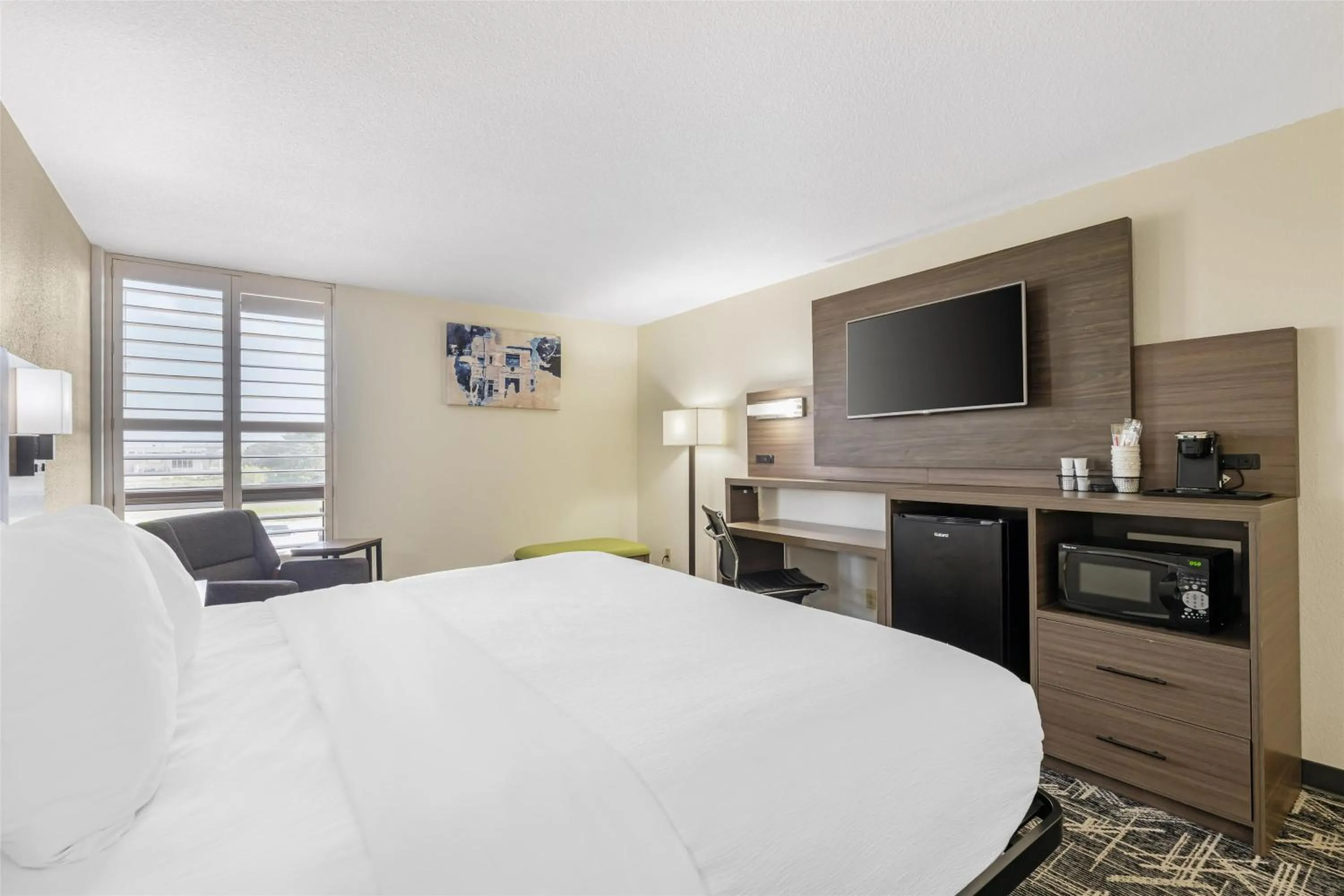 Photo of the whole room, Bed in Best Western Plus York Hotel and Conference Center