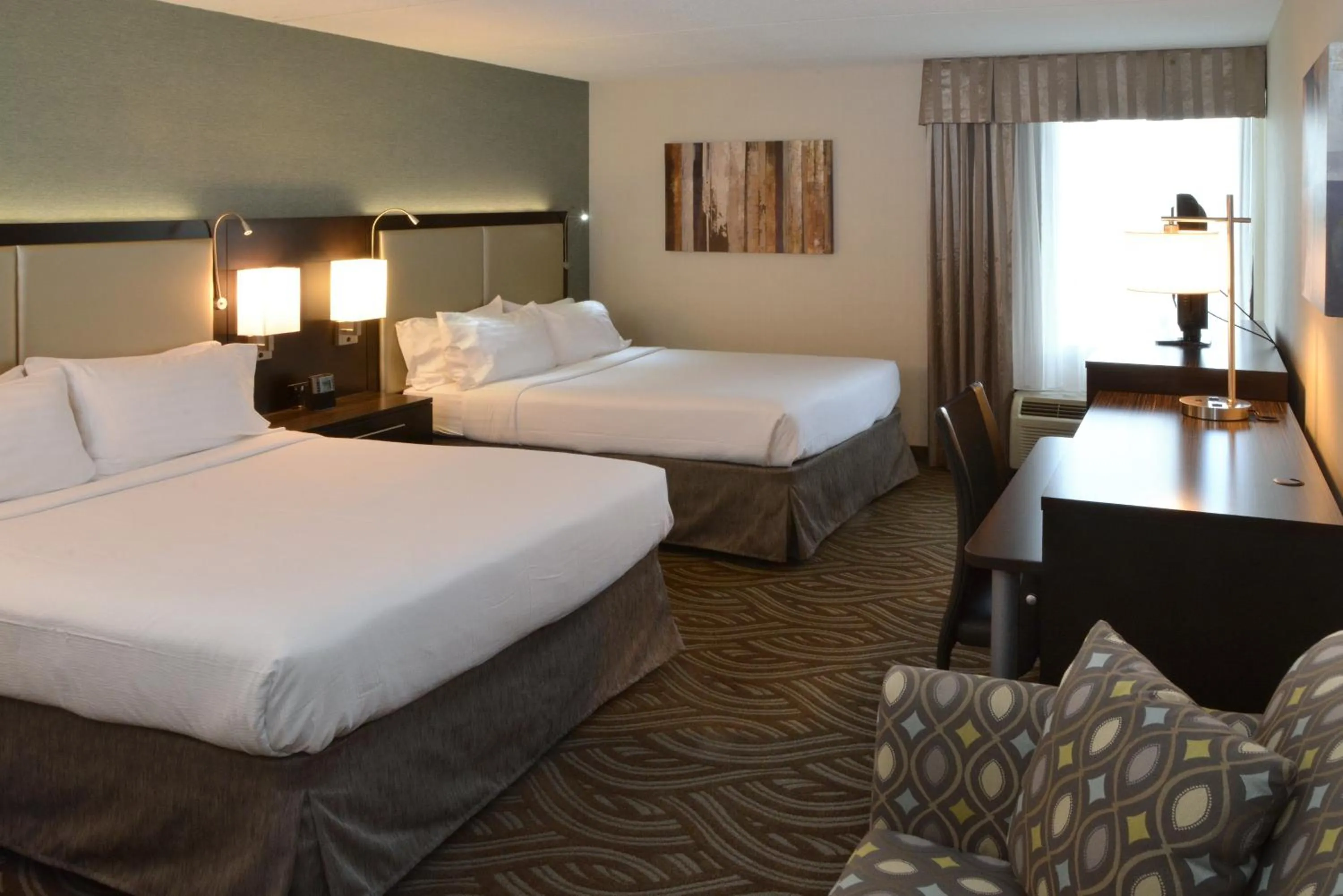Photo of the whole room, Bed in Holiday Inn Youngstown-South - Boardman by IHG