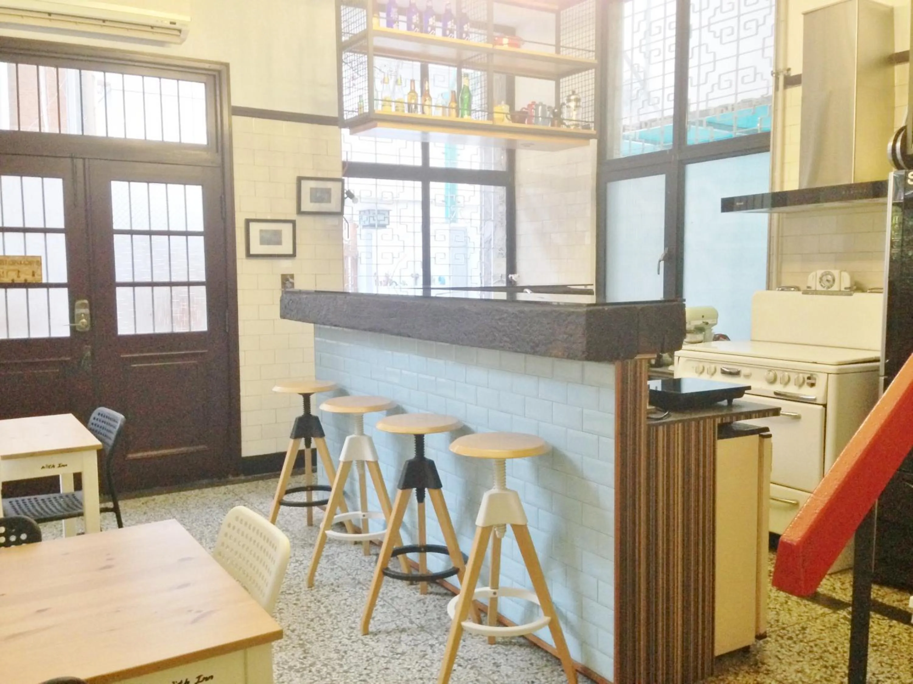 Restaurant/places to eat in With Inn Hostel