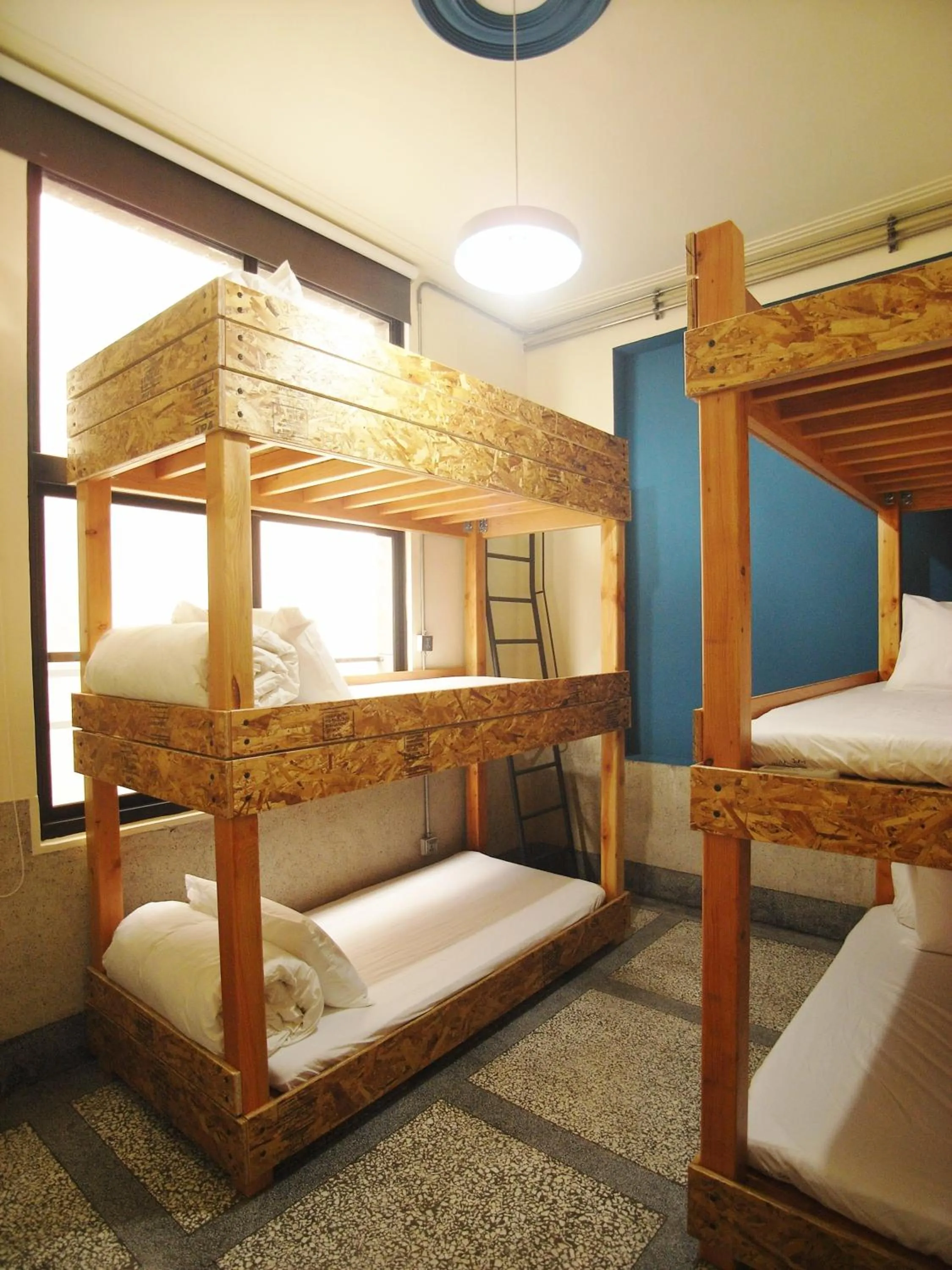 bunk bed, Bed in With Inn Hostel