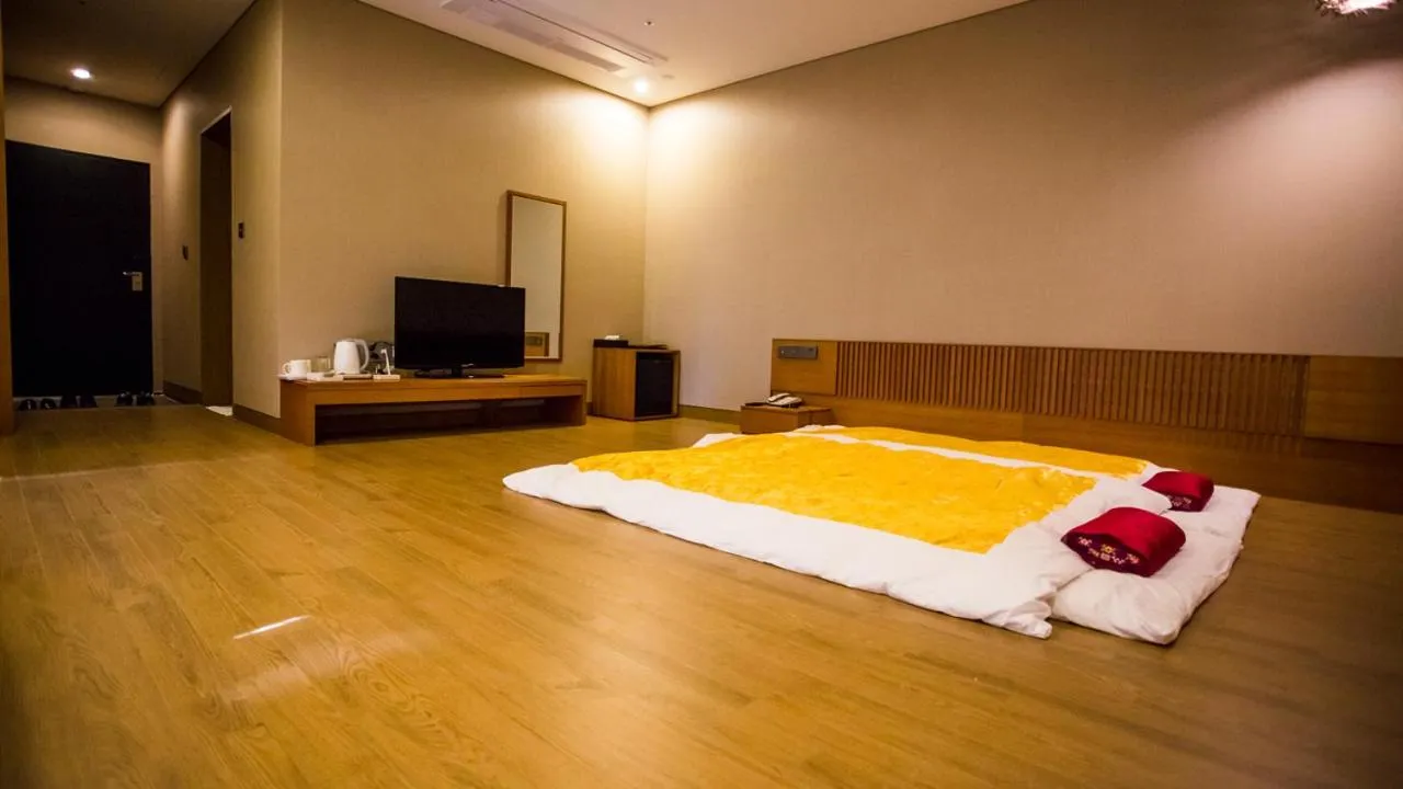 Photo of the whole room, Bed in J Square Hotel and Wedding