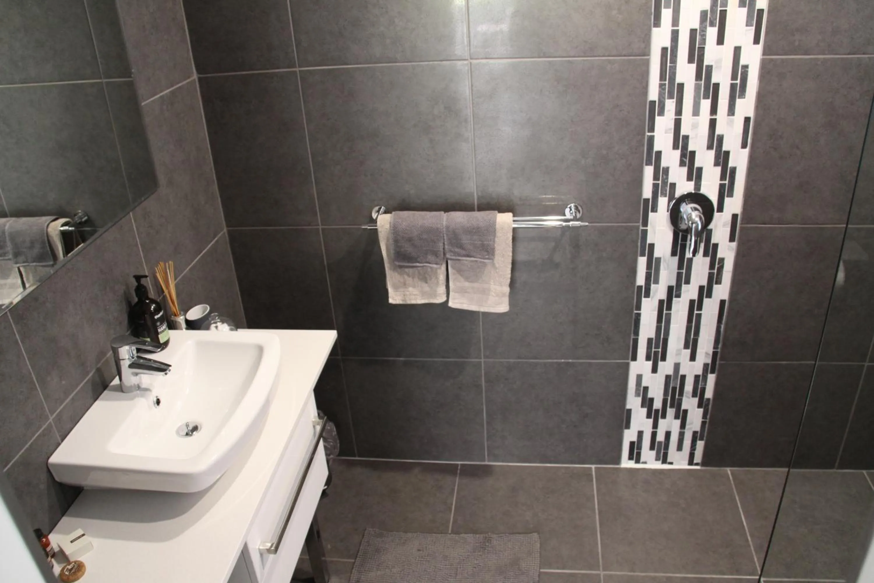 Bathroom in Paperbark Bed & Breakfast