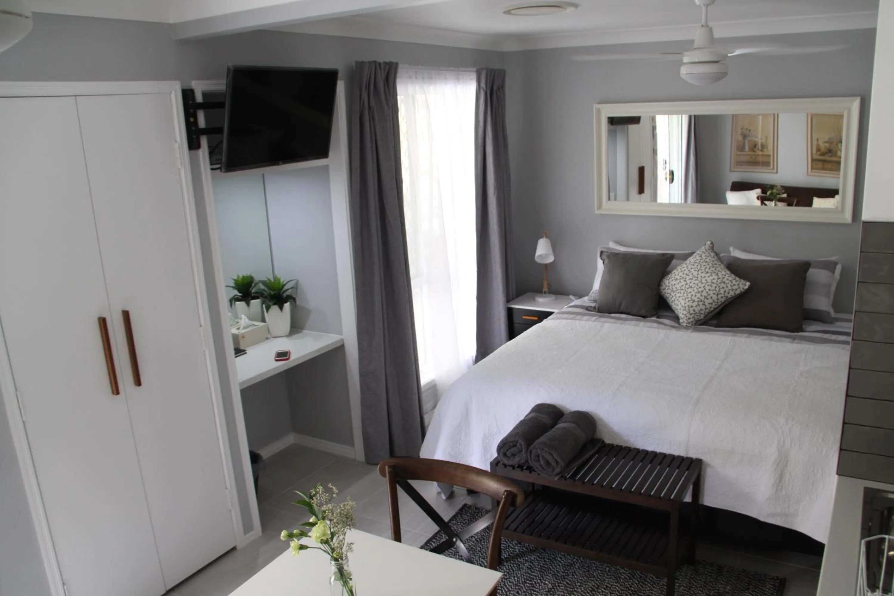 Photo of the whole room in Paperbark Bed & Breakfast