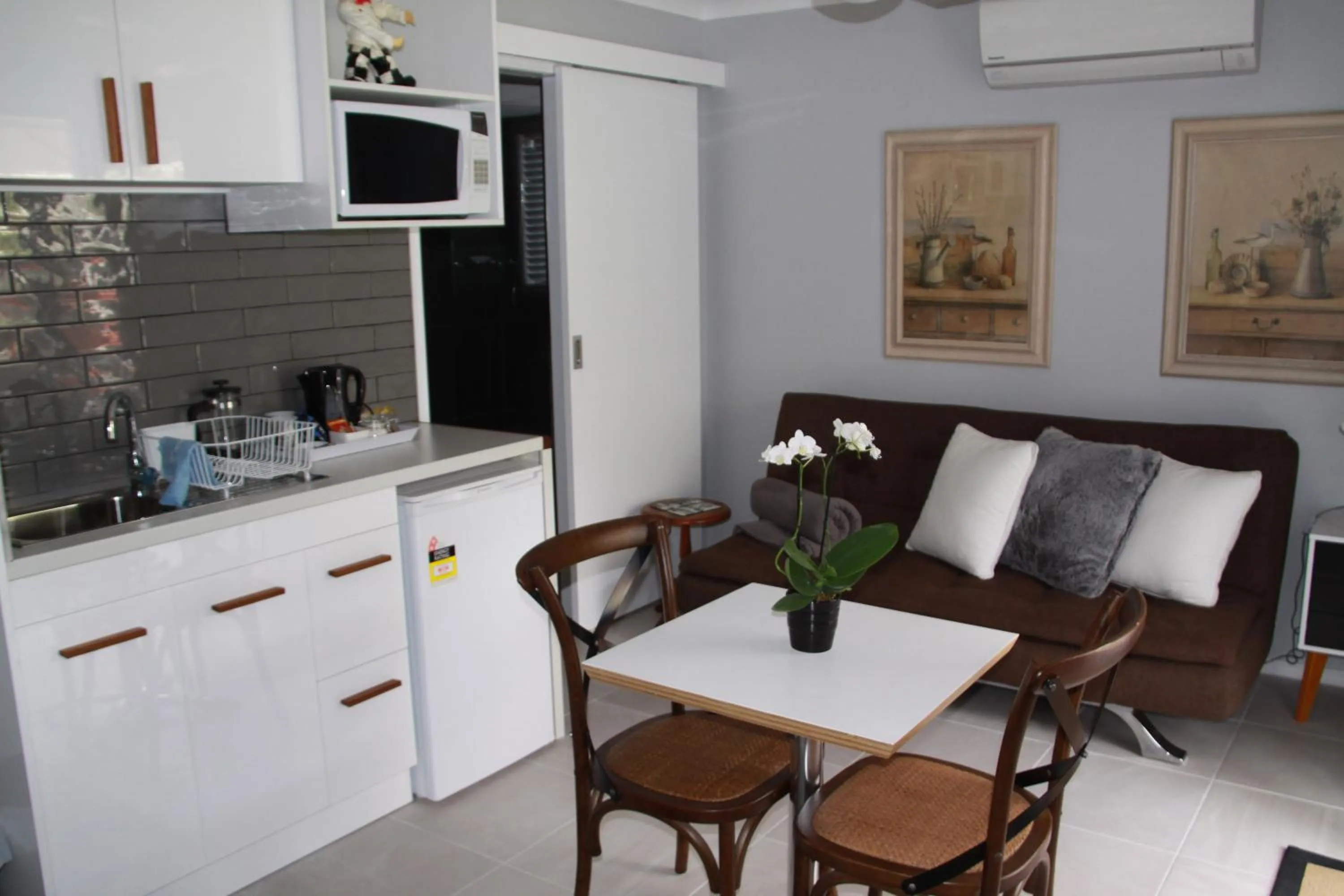 Photo of the whole room in Paperbark Bed & Breakfast