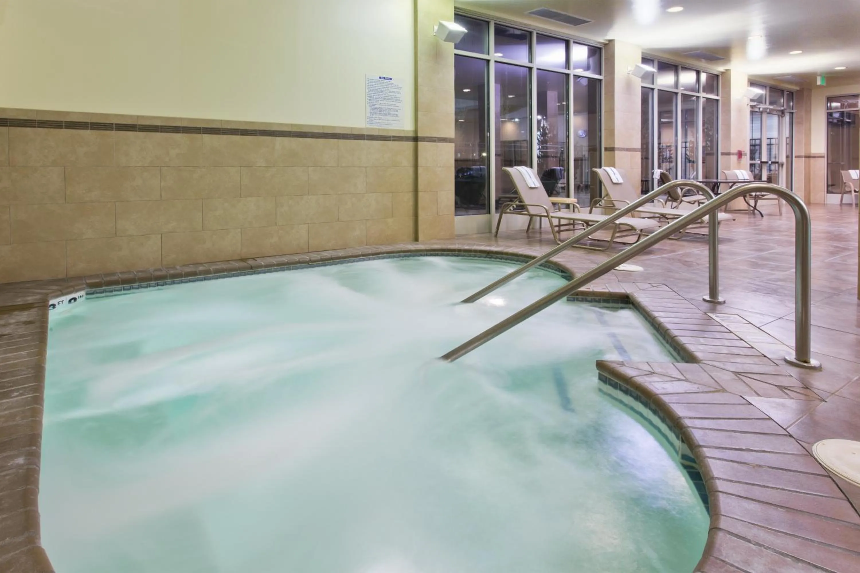 Swimming pool in Holiday Inn Yakima by IHG