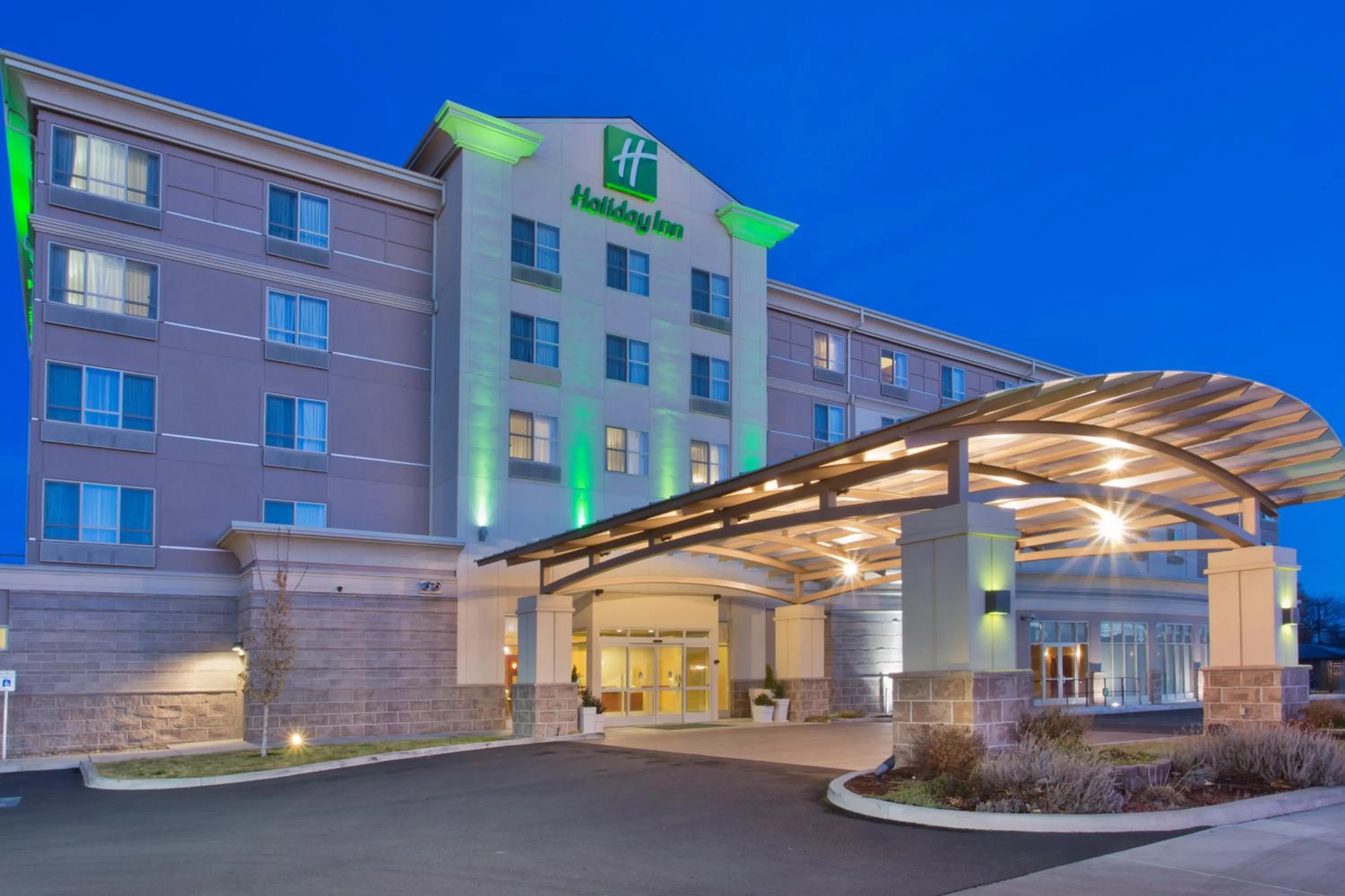 Property building in Holiday Inn Yakima by IHG