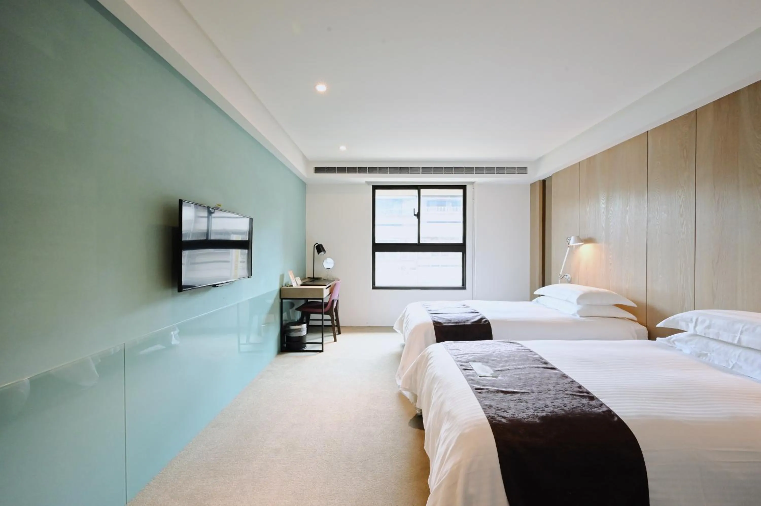 Photo of the whole room, Bed in GOGO Hotel 市政館