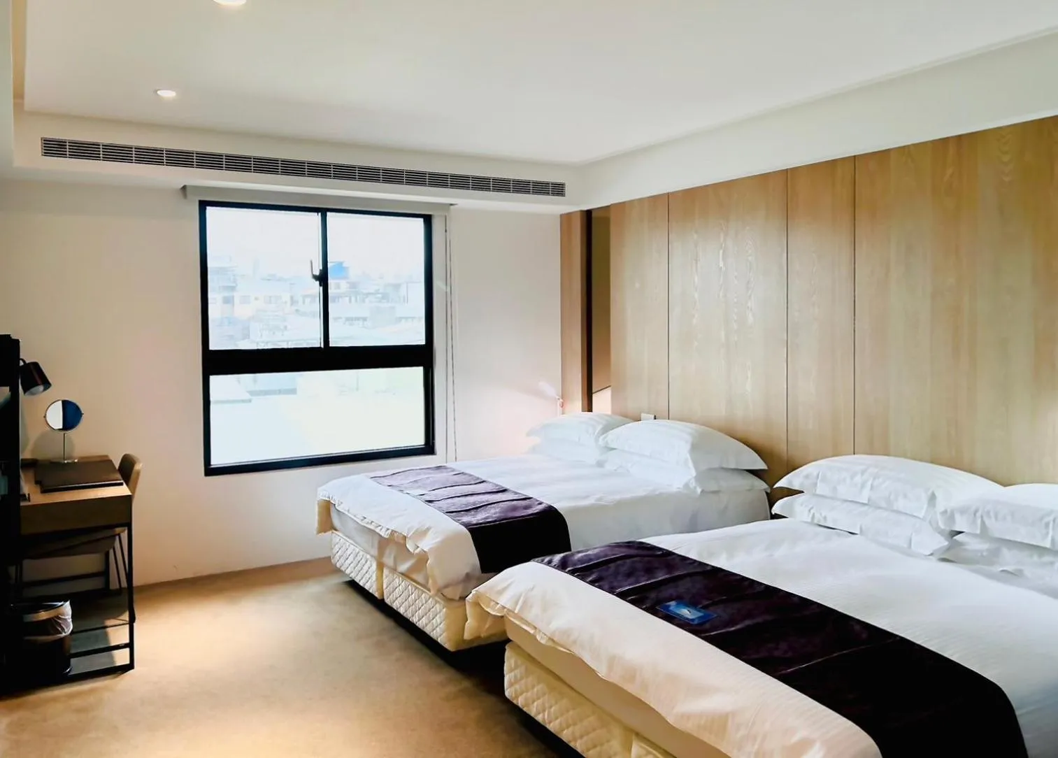 Property building, Bed in GOGO Hotel 市政館