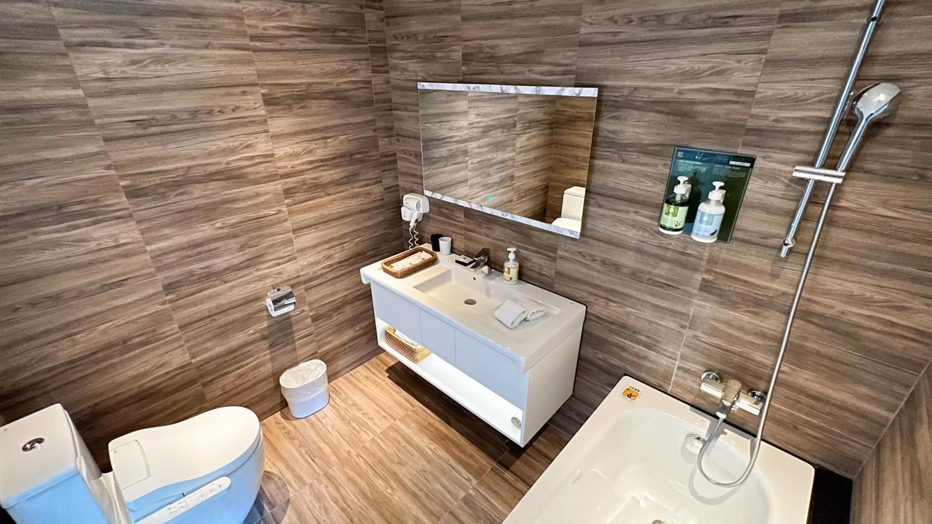 Bathroom in GOGO Hotel 市政館