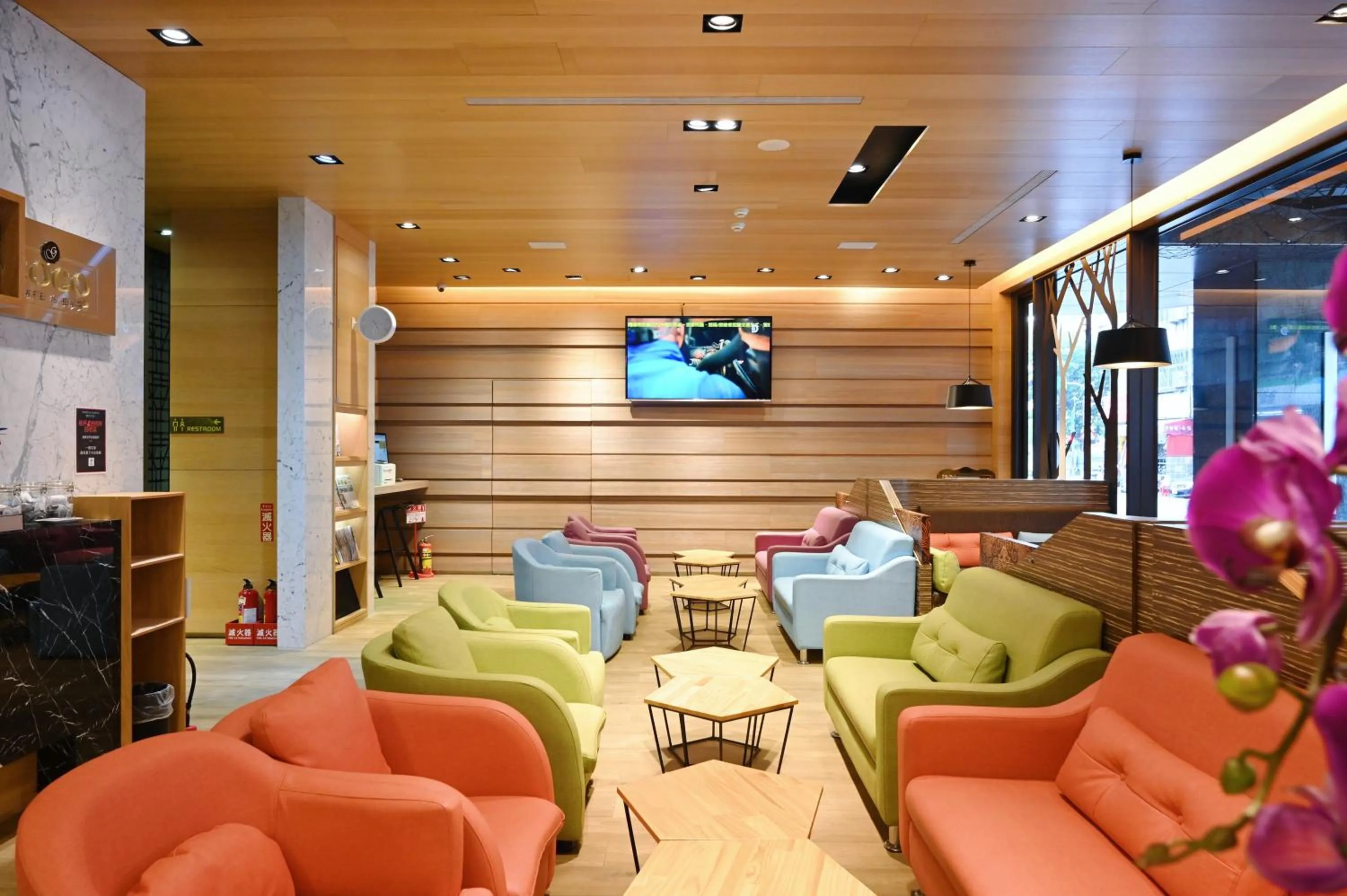 Communal lounge/ TV room in GOGO Hotel 市政館