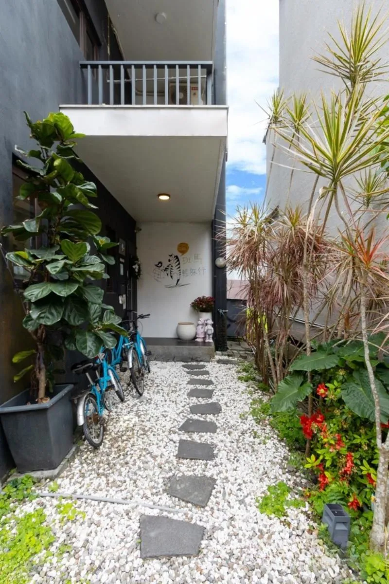 Property building in Hi Zebra Travel B&B