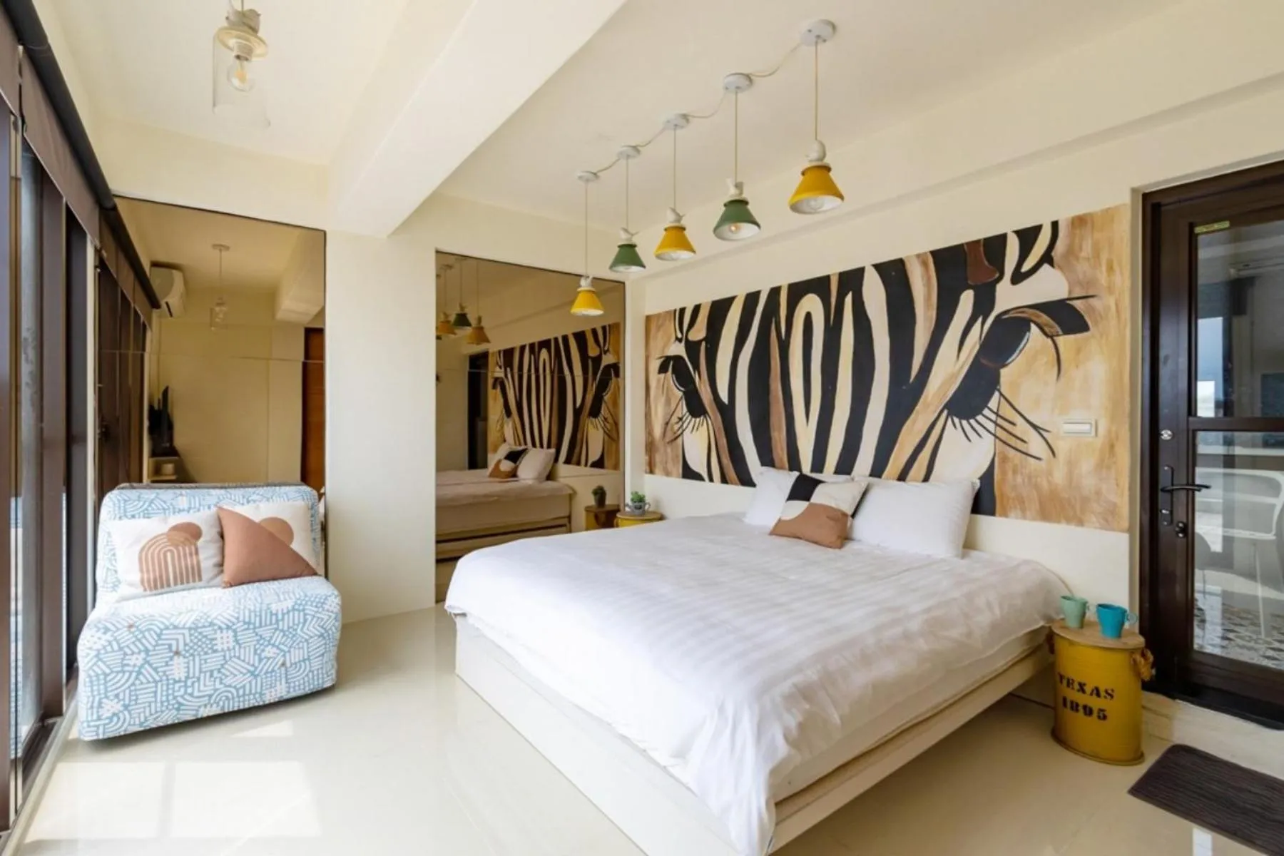 Bed in Hi Zebra Travel B&B