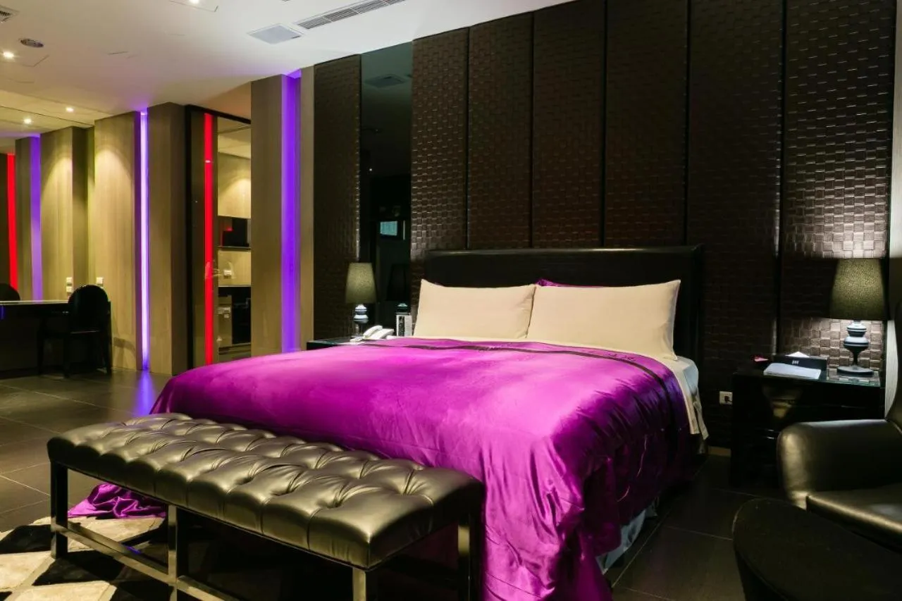 Bed in M Hotel