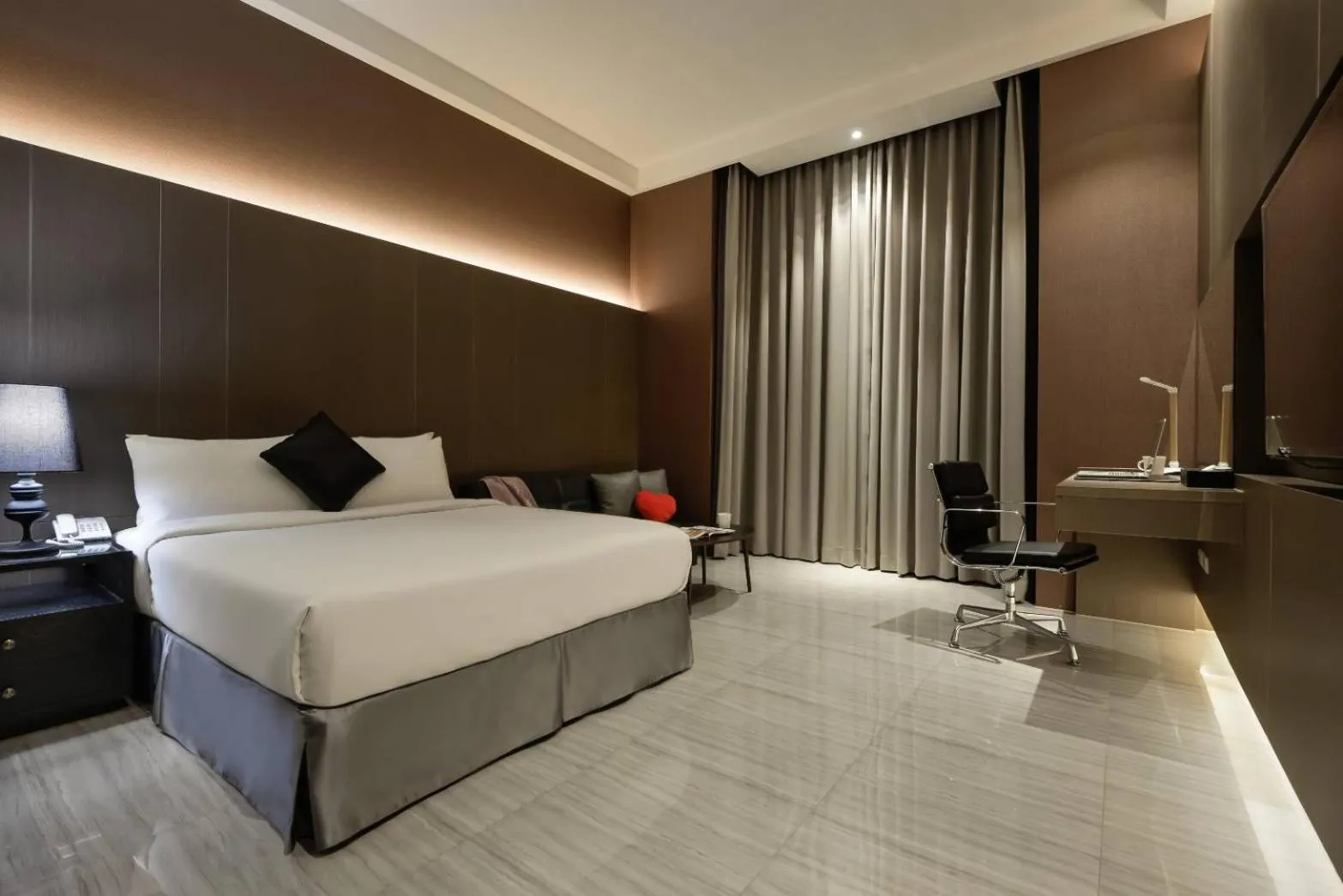 Photo of the whole room, Bed in M Hotel