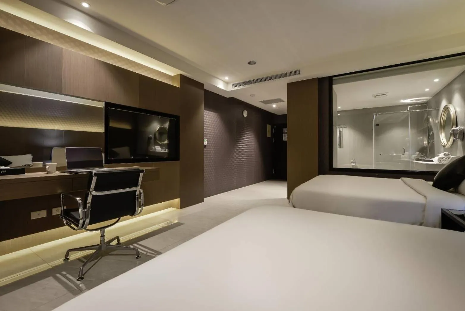 Photo of the whole room, Bed in M Hotel