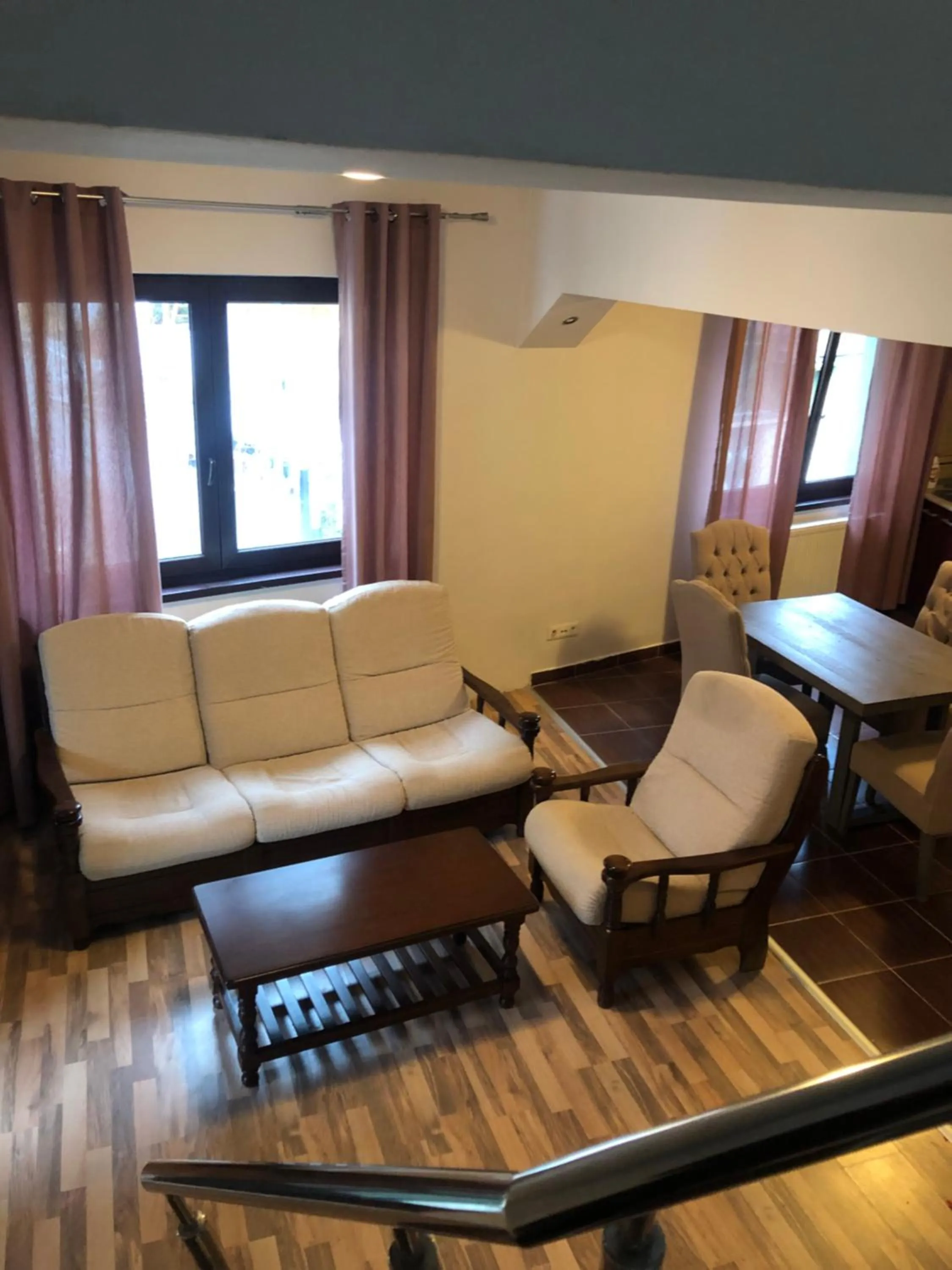 Living room in Pietrele lui Solomon