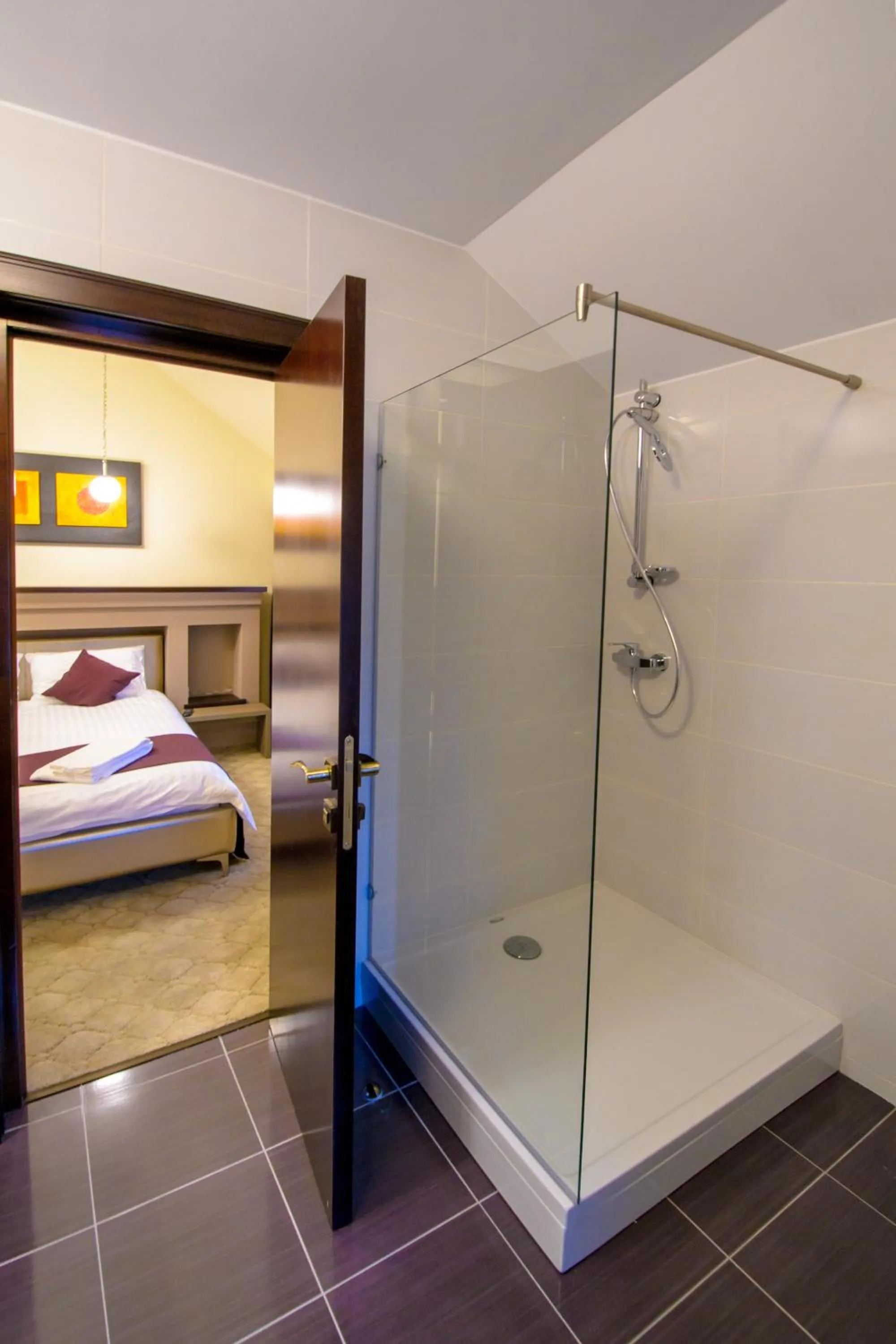 Shower, Bed in Pietrele lui Solomon