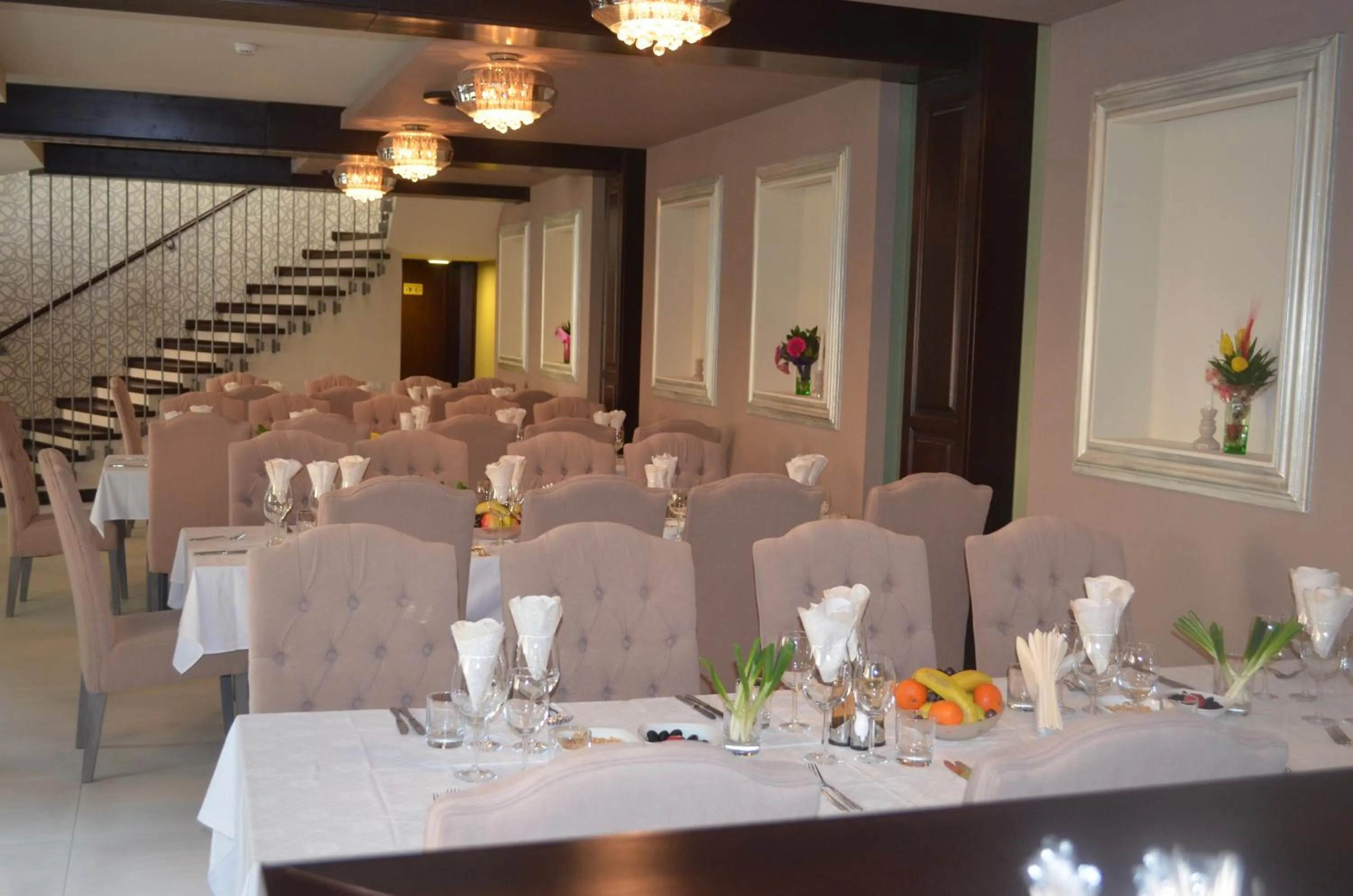 Restaurant/places to eat in Pietrele lui Solomon