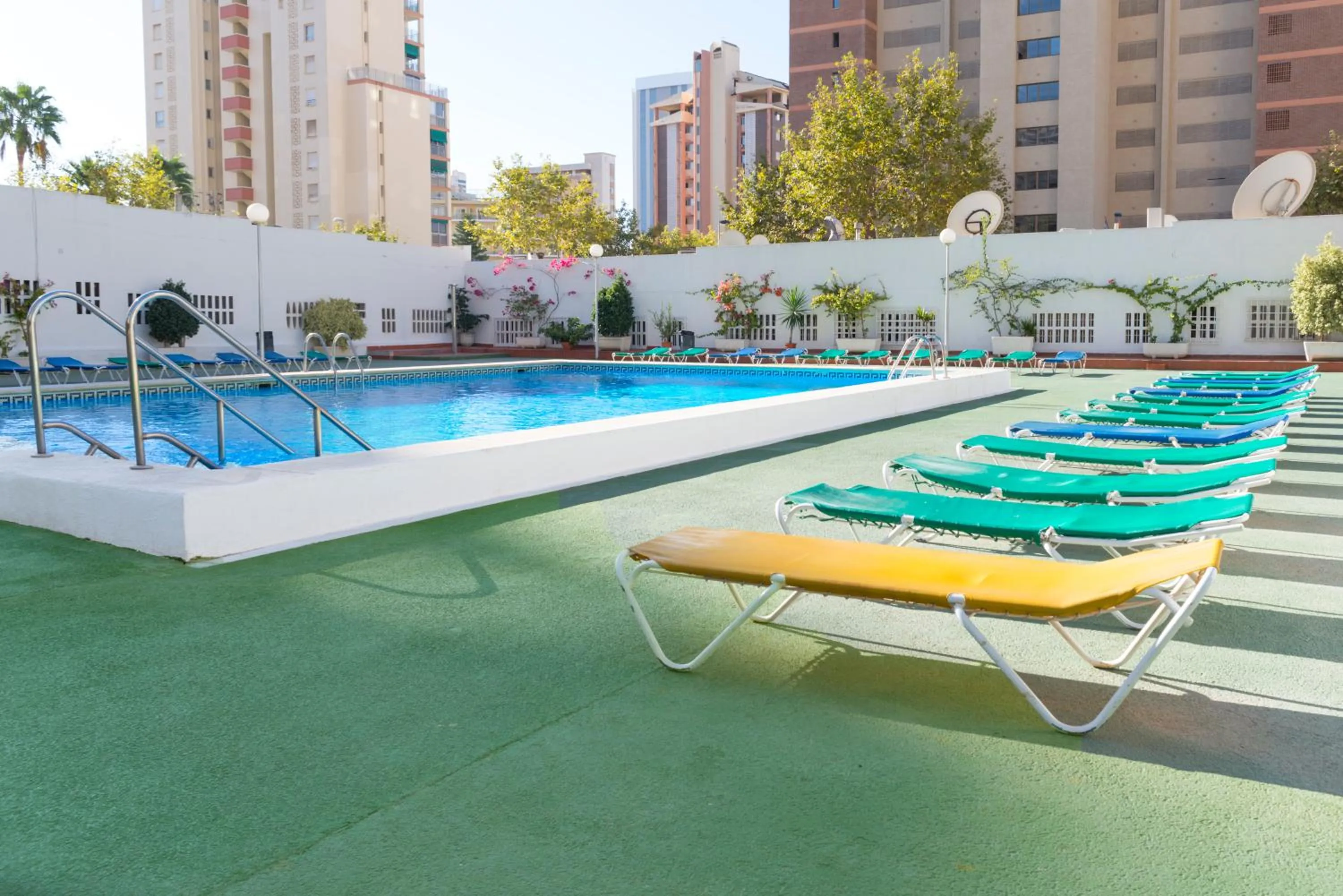 Swimming pool in Apartamentos Gemelos 2 y 4 by Gestaltur