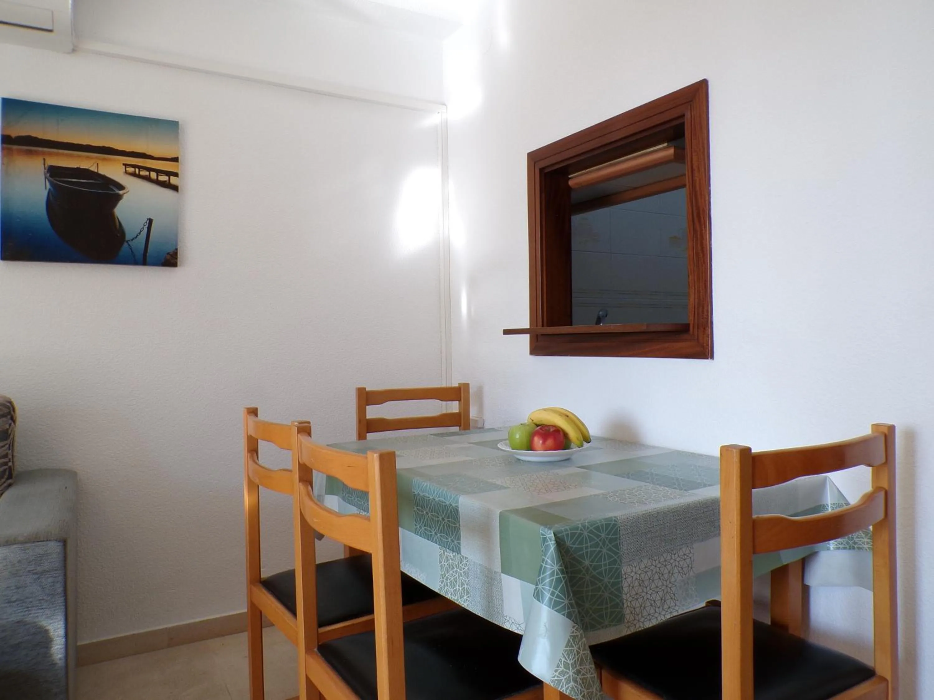 Dining area in Apartamentos Gemelos 2 y 4 by Gestaltur