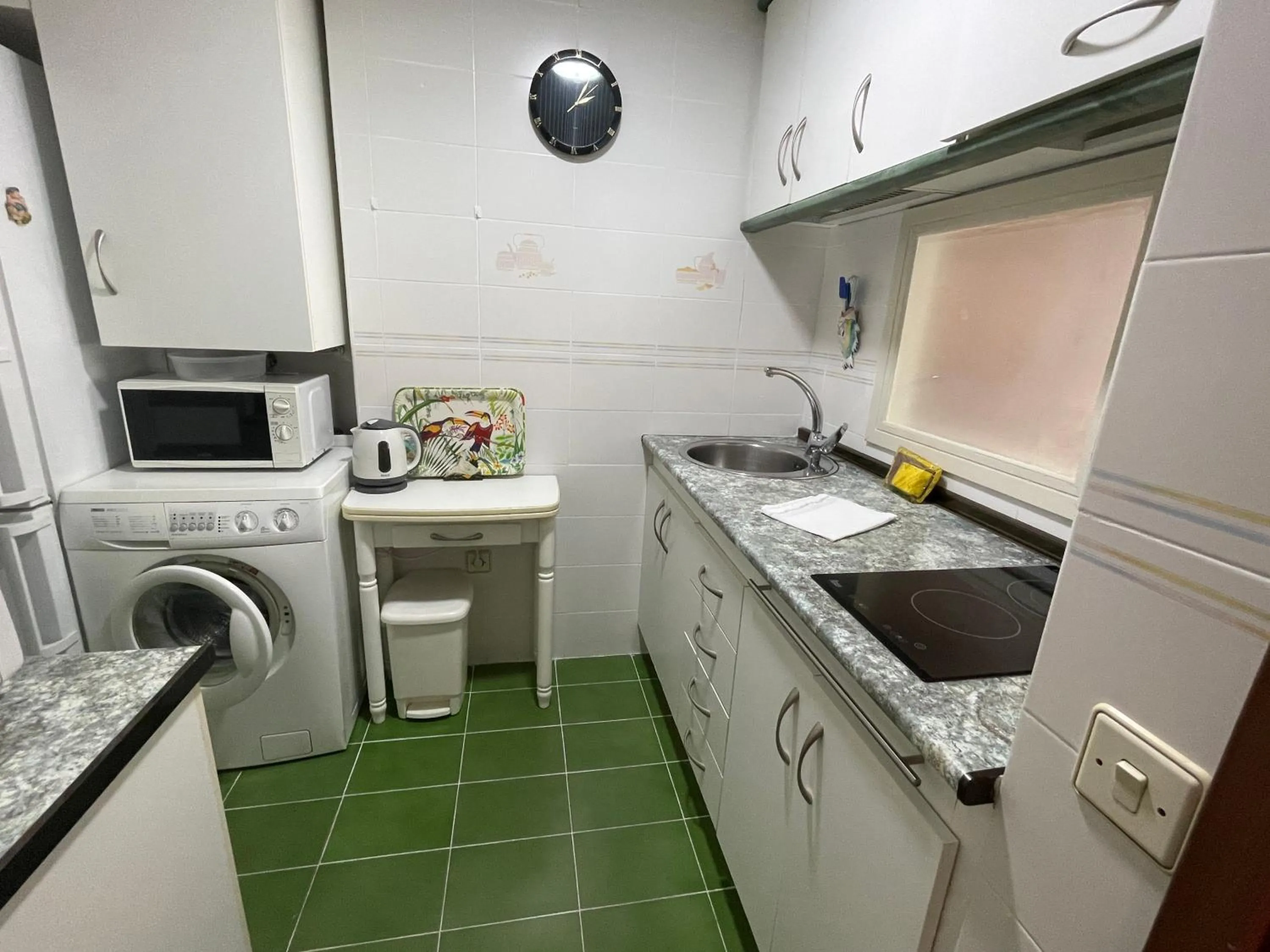 Kitchen or kitchenette in Apartamentos Gemelos 2 y 4 by Gestaltur