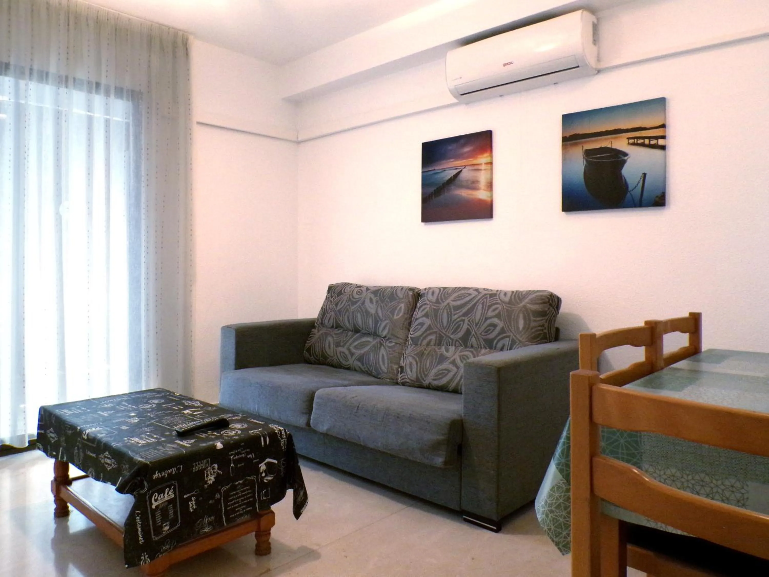 Living room in Apartamentos Gemelos 2 y 4 by Gestaltur