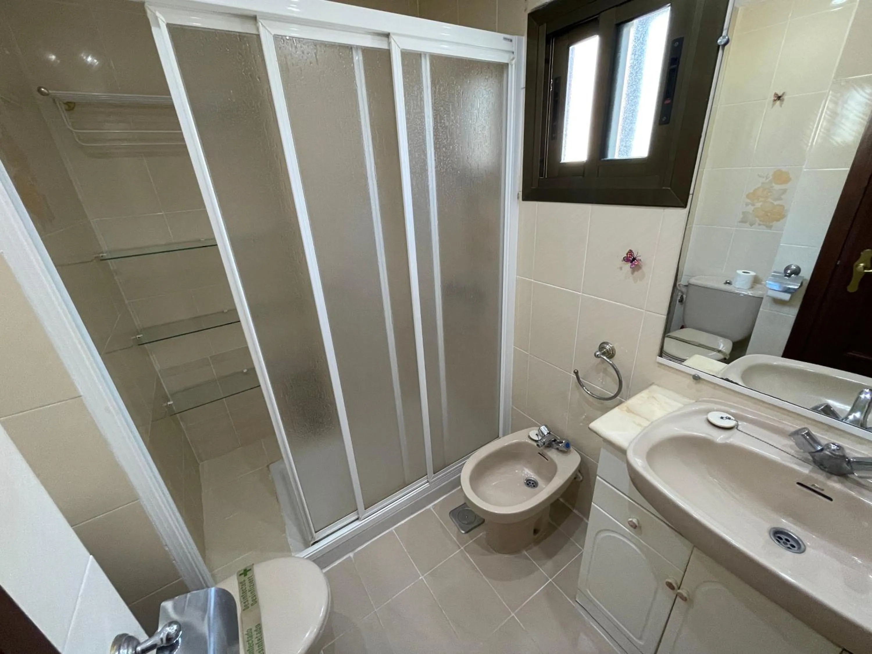 Shower in Apartamentos Gemelos 2 y 4 by Gestaltur