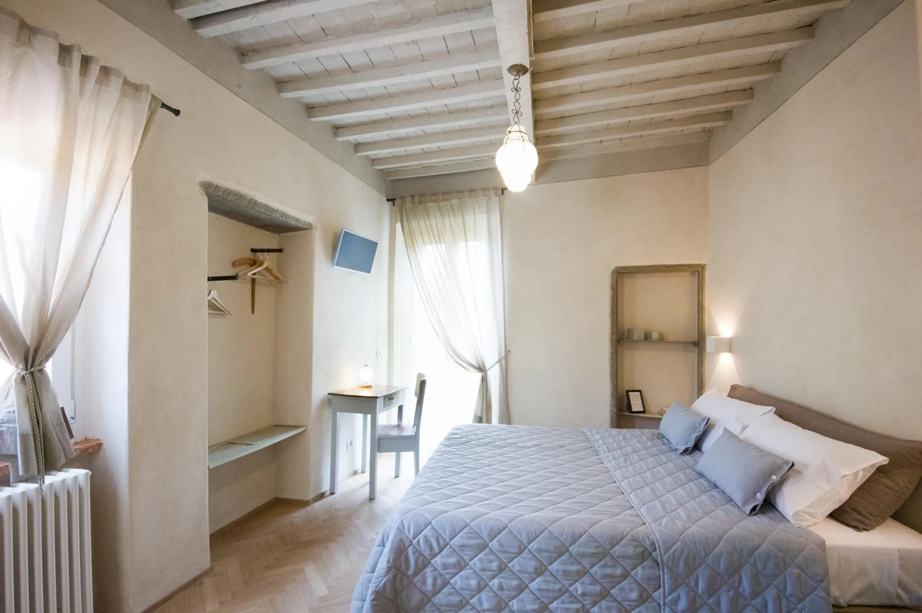 Photo of the whole room, Bed in Il Piccolo Cavour Charming House B&B