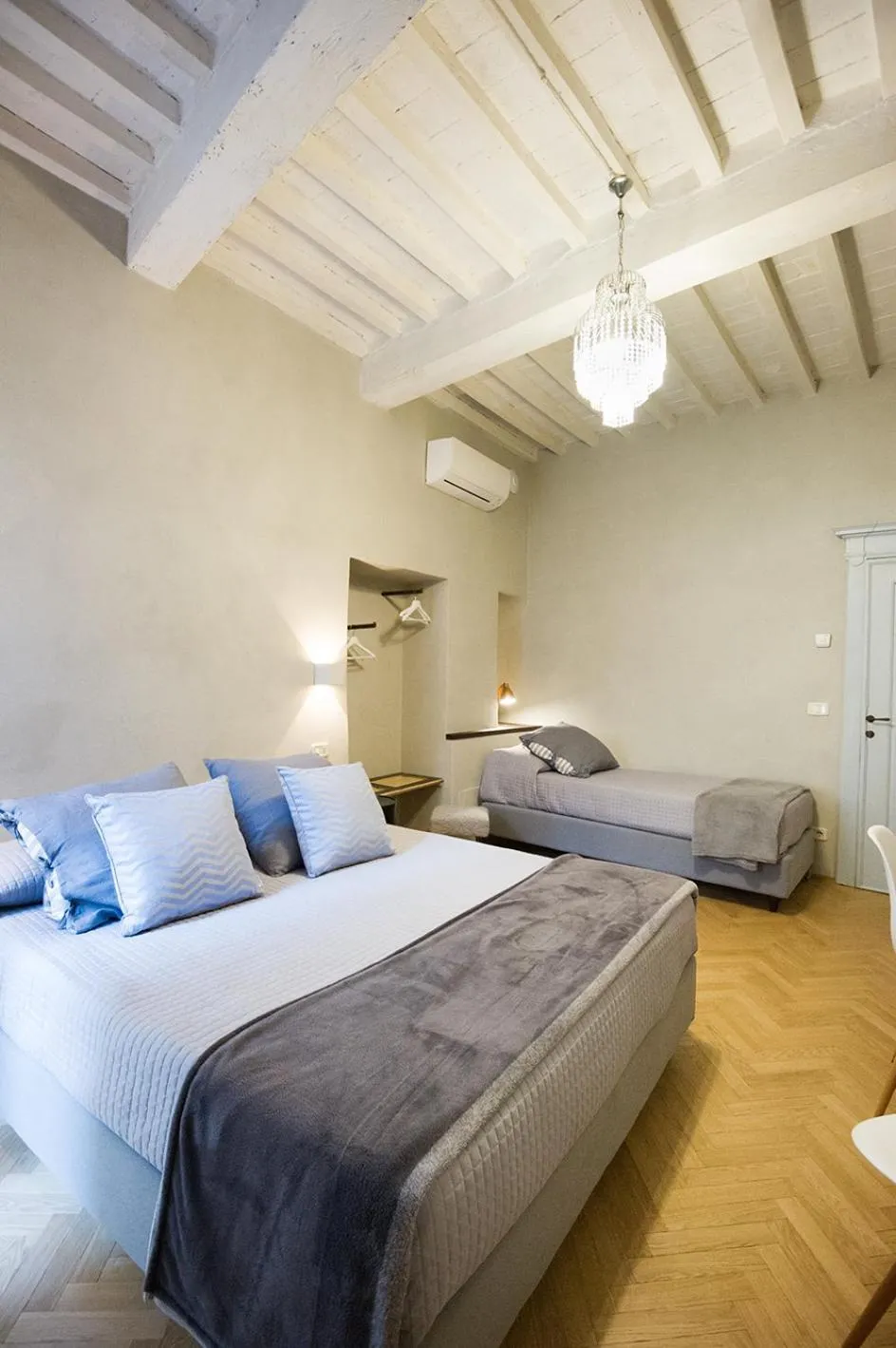 Photo of the whole room, Bed in Il Piccolo Cavour Charming House B&B