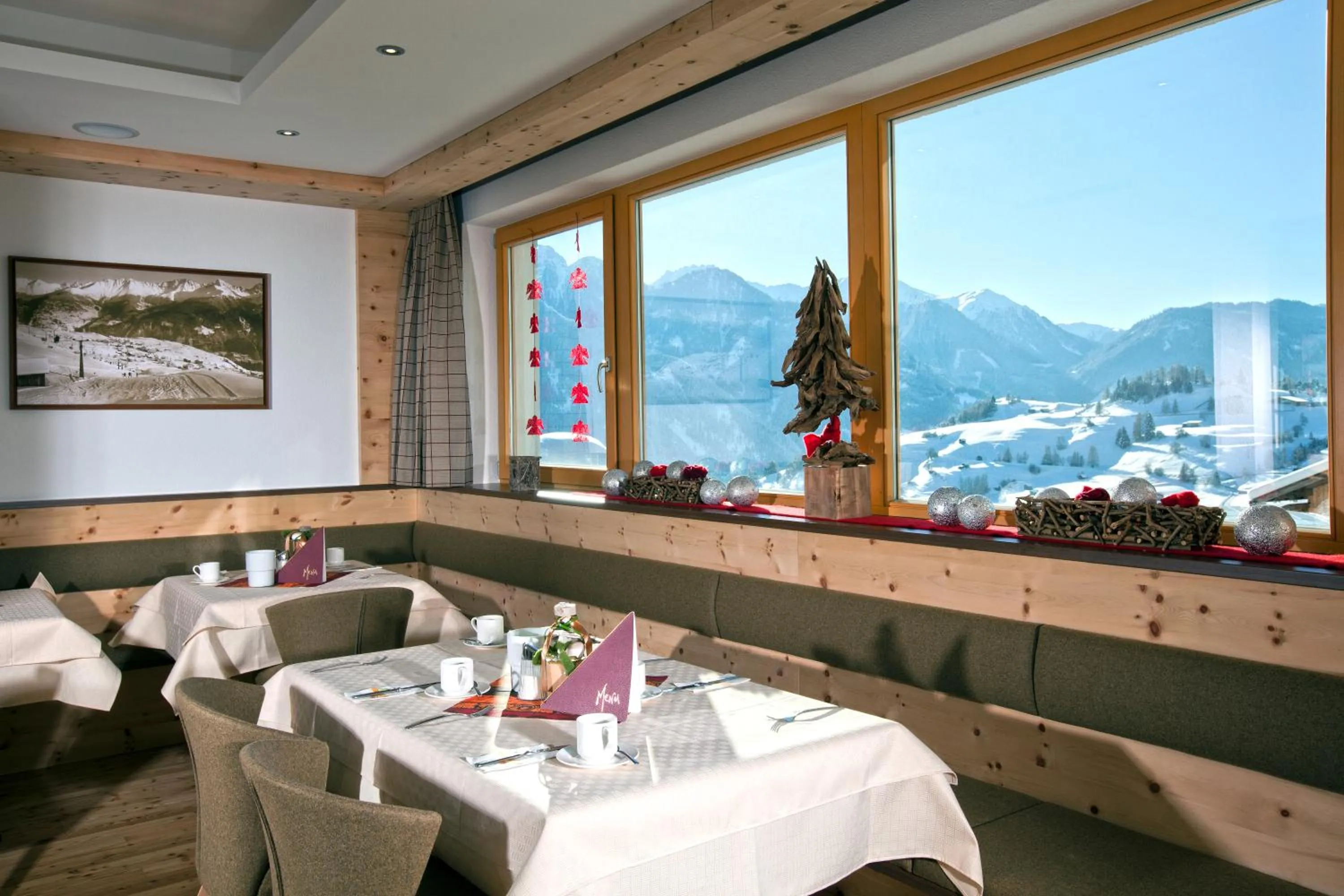 Restaurant/places to eat in Hotel Lukas