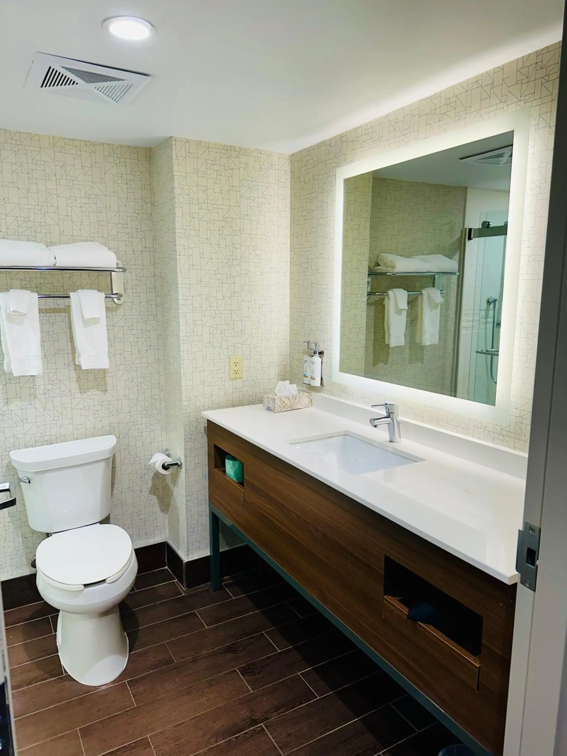 Holiday Inn Express Hotel & Suites Milton by IHG