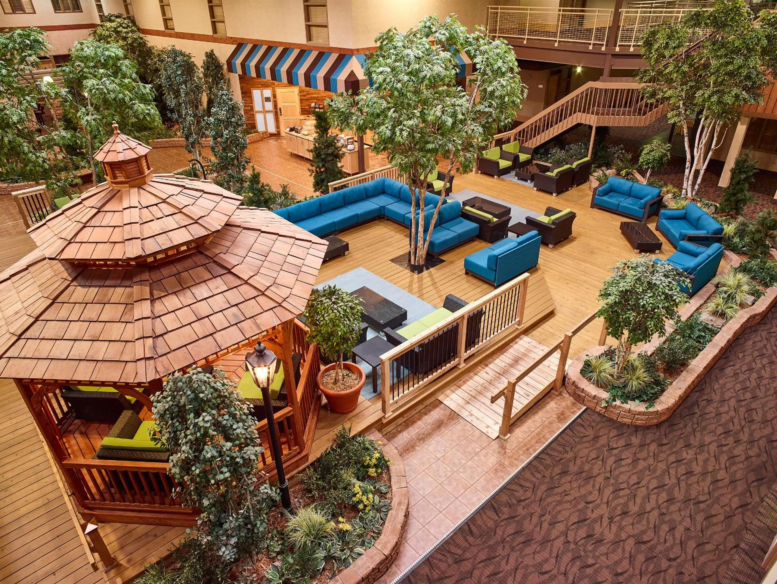 Garden in LivINN Hotel Minneapolis North / Fridley