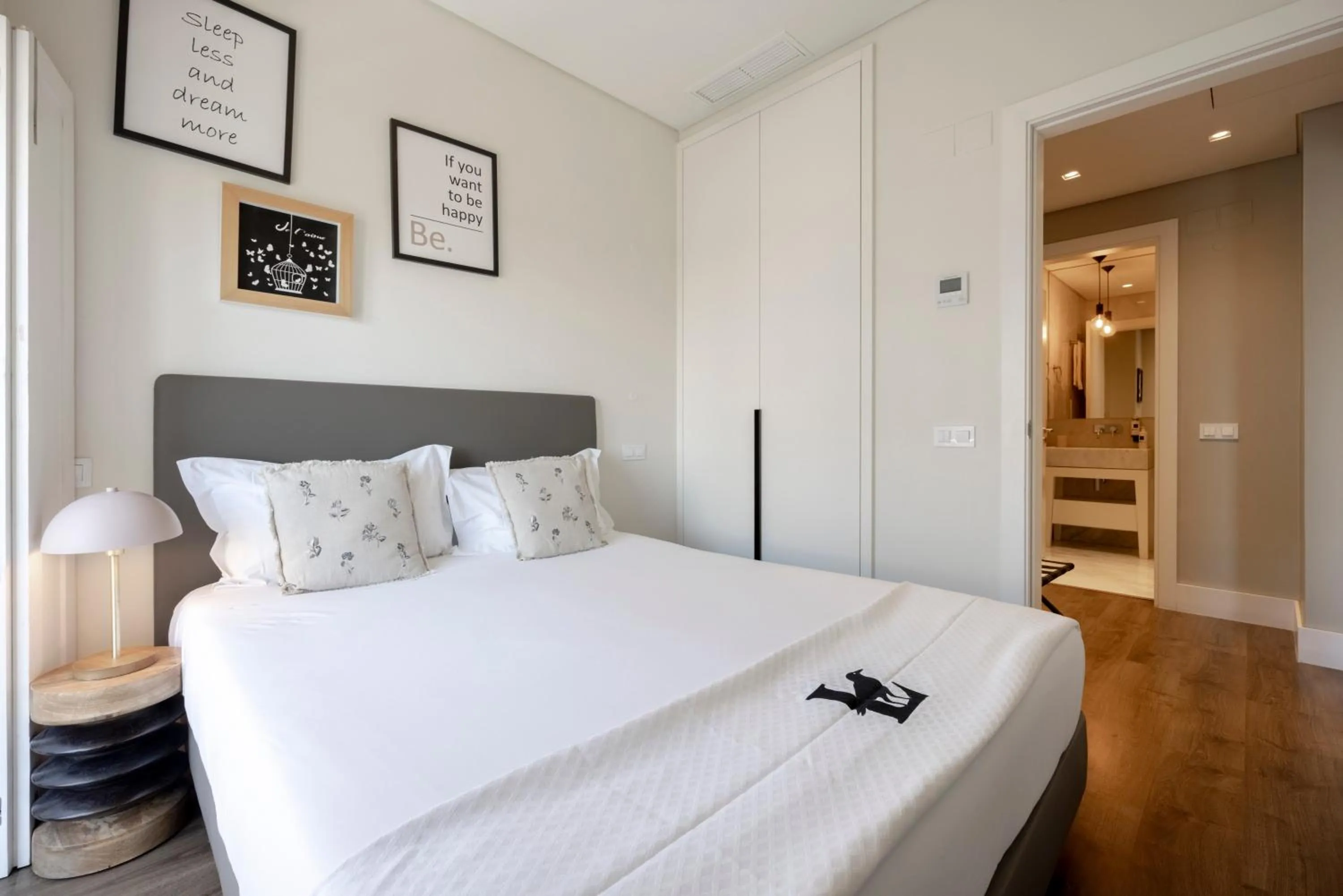 Bed in Chiado Mercy Apartments | Lisbon Best Apartments