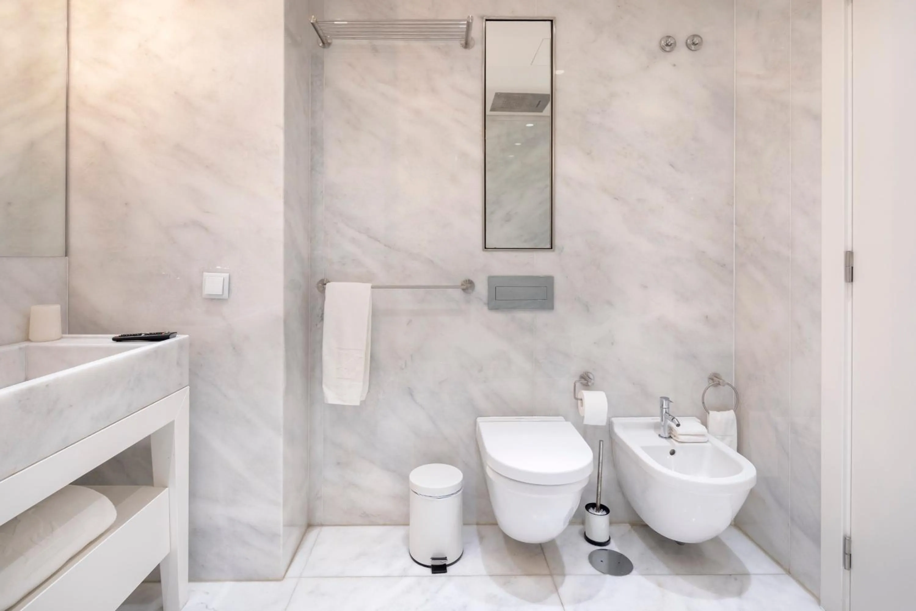 Shower in Chiado Mercy Apartments | Lisbon Best Apartments