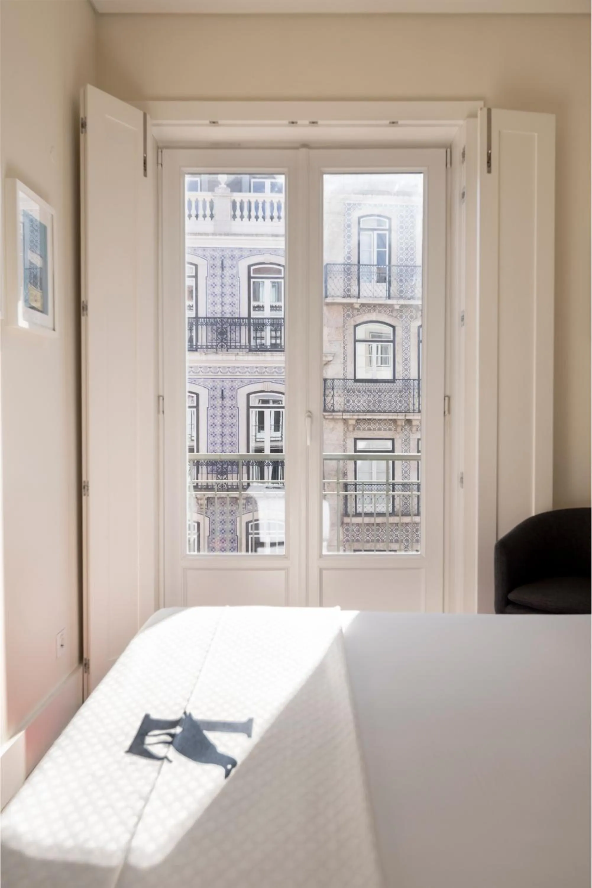 View (from property/room), Bed in Chiado Mercy Apartments | Lisbon Best Apartments