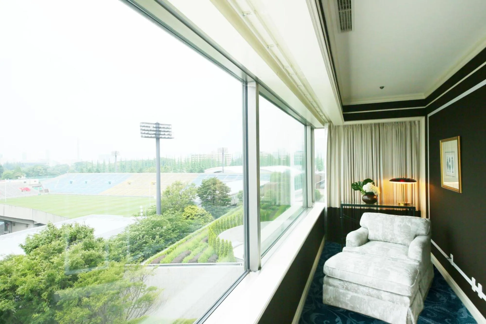 View (from property/room), Bed in Hotel Allamanda Aoyama Tokyo