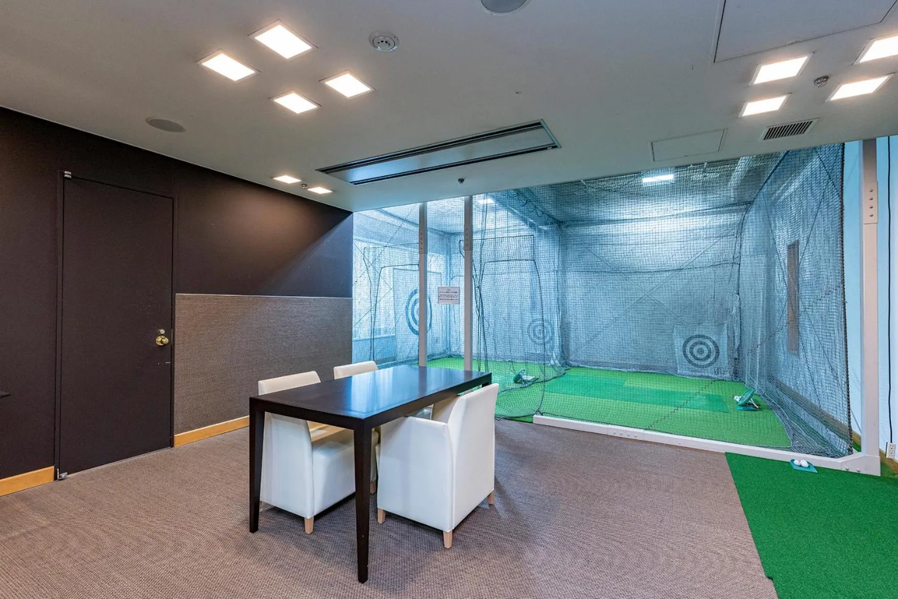 Minigolf in Hotel Allamanda Aoyama Tokyo