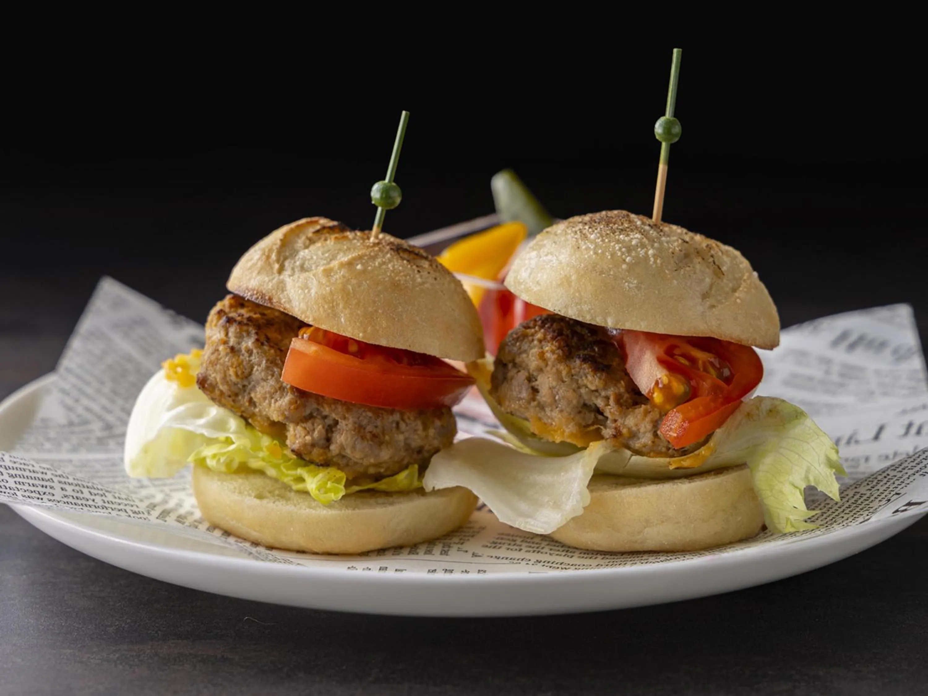 Communal lounge/ TV room in Hotel Allamanda Aoyama Tokyo