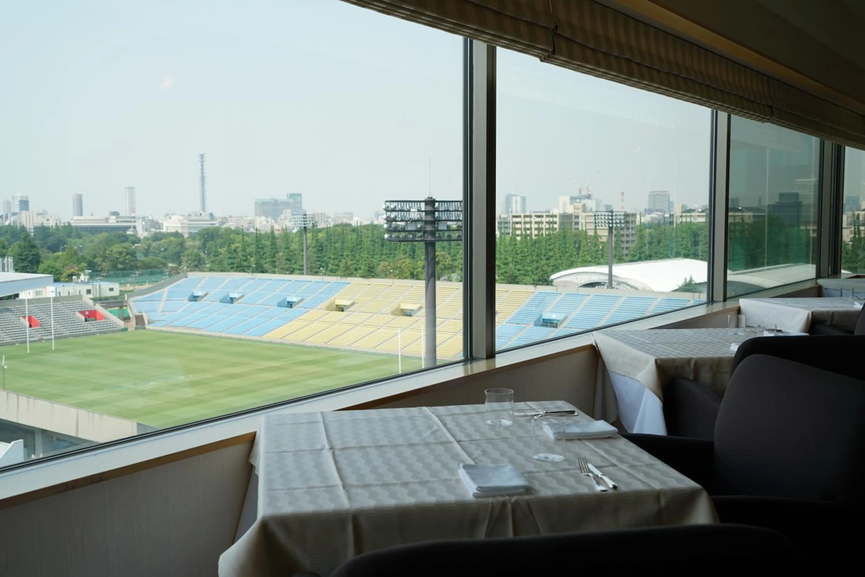 Restaurant/places to eat, Bed in Hotel Allamanda Aoyama Tokyo