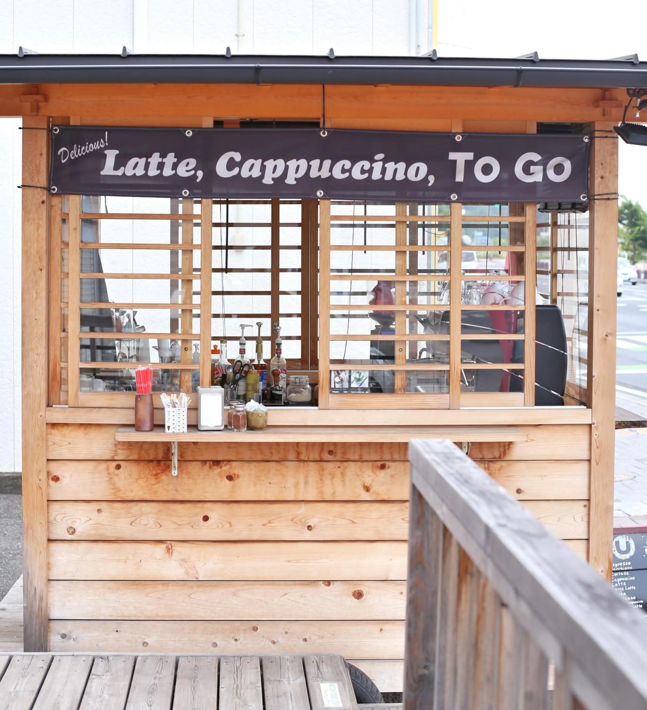 Coffee/tea facilities in Uno Port Inn