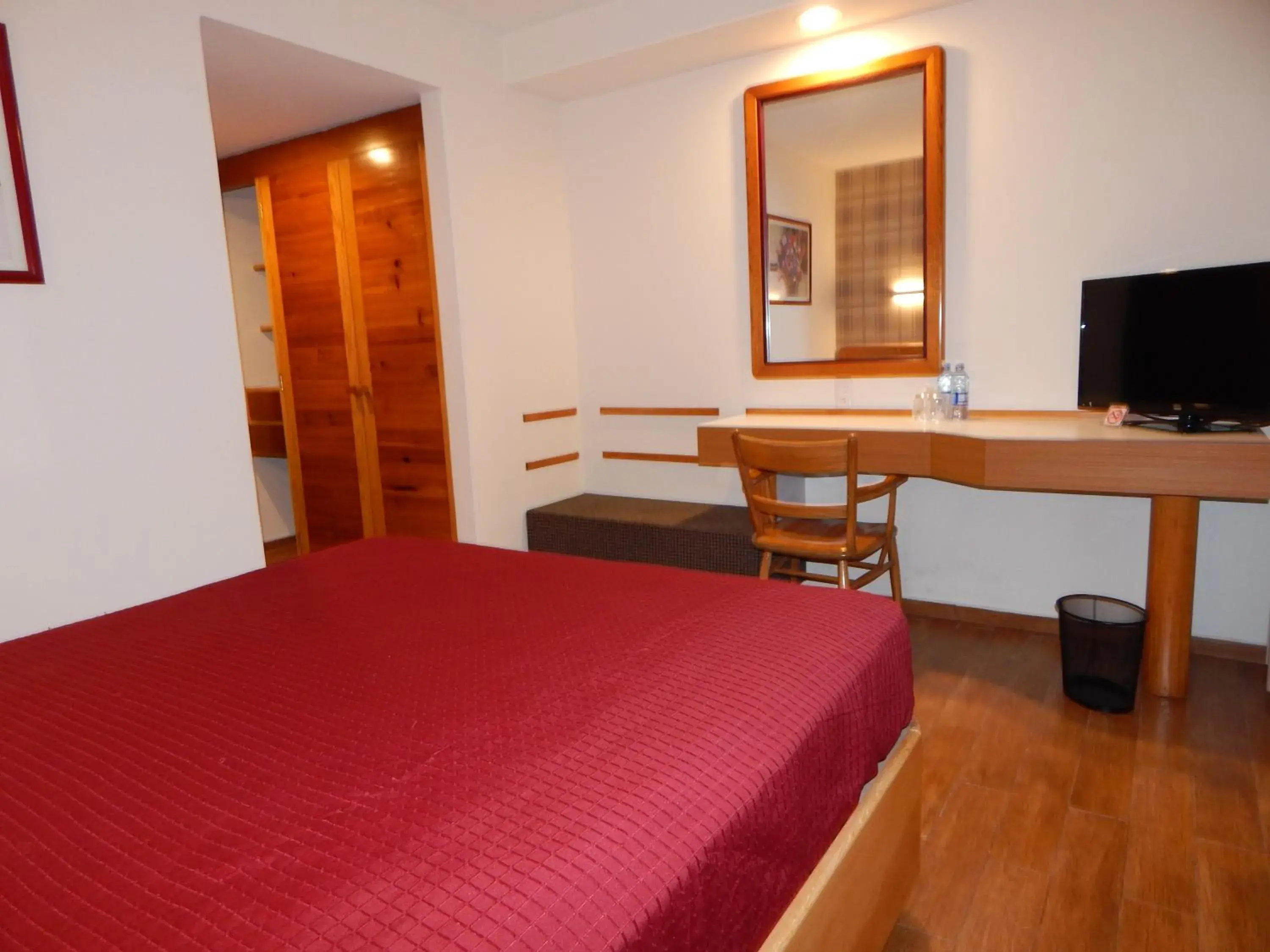 Standard Single Room in Hotel El Salvador Standard Single Room in Hotel El Salvador