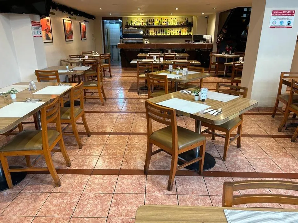 Restaurant/places to eat in Hotel El Salvador