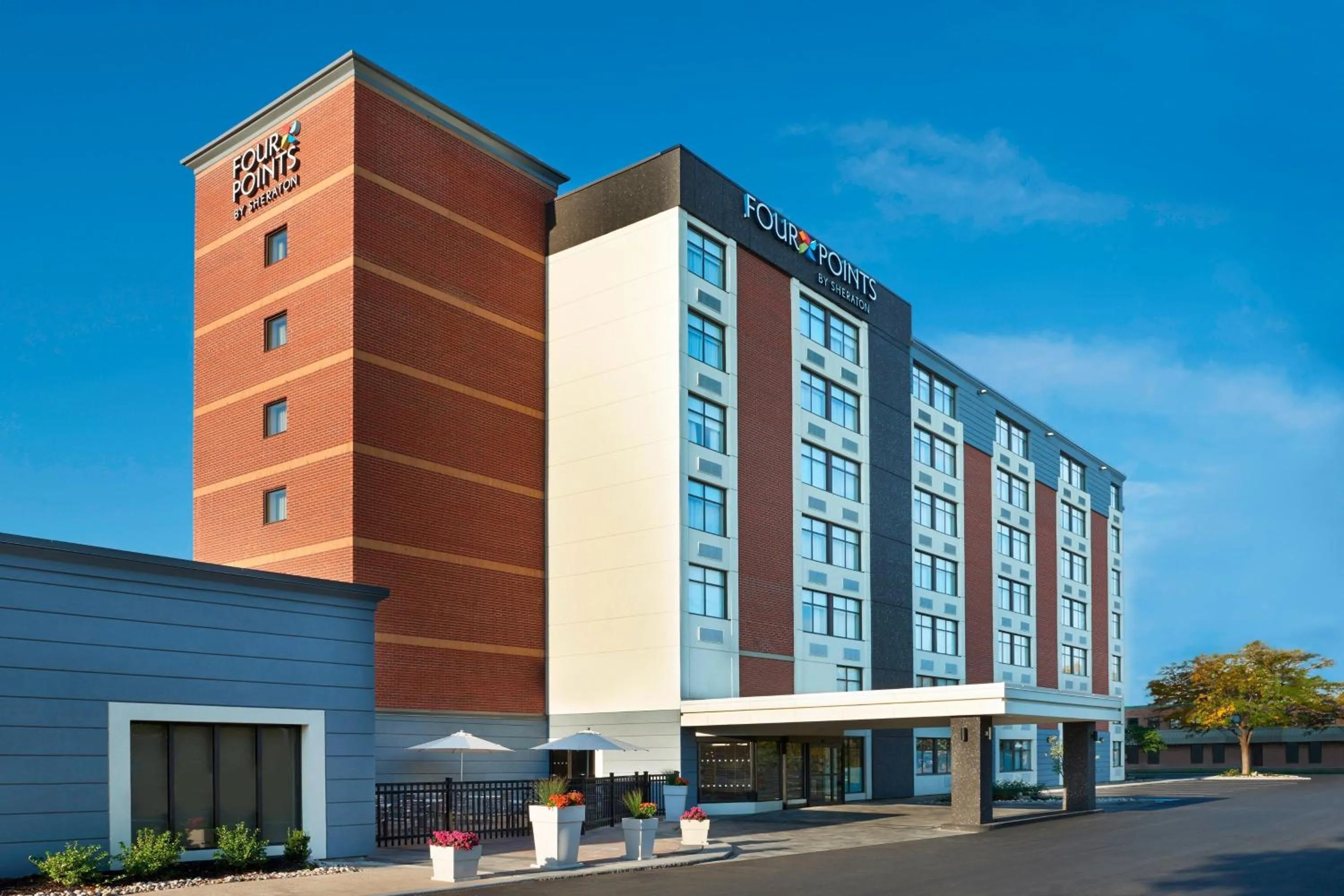 Property building in Four Points by Sheraton Hamilton - Stoney Creek