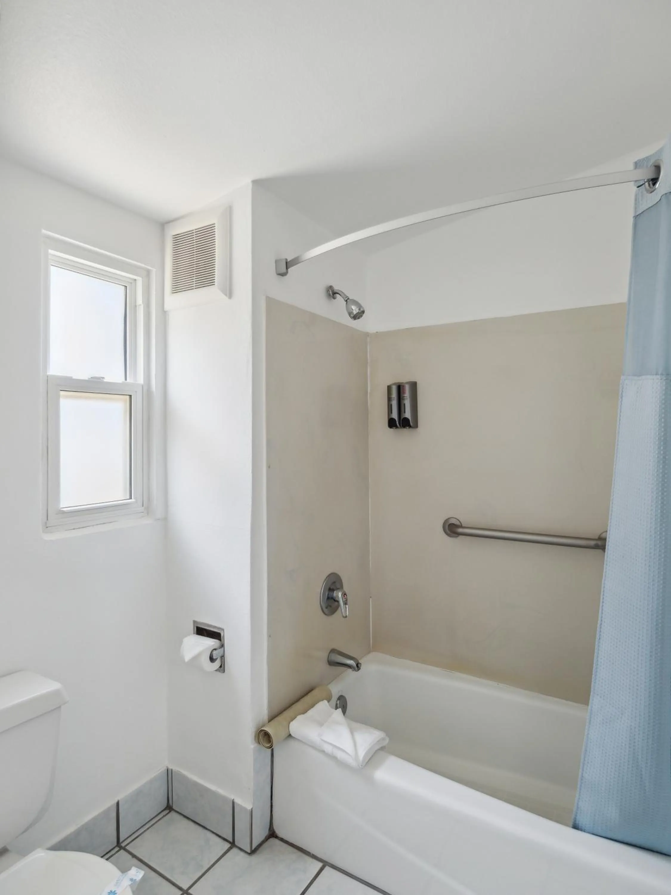 Discovery Inn Monterey Bay