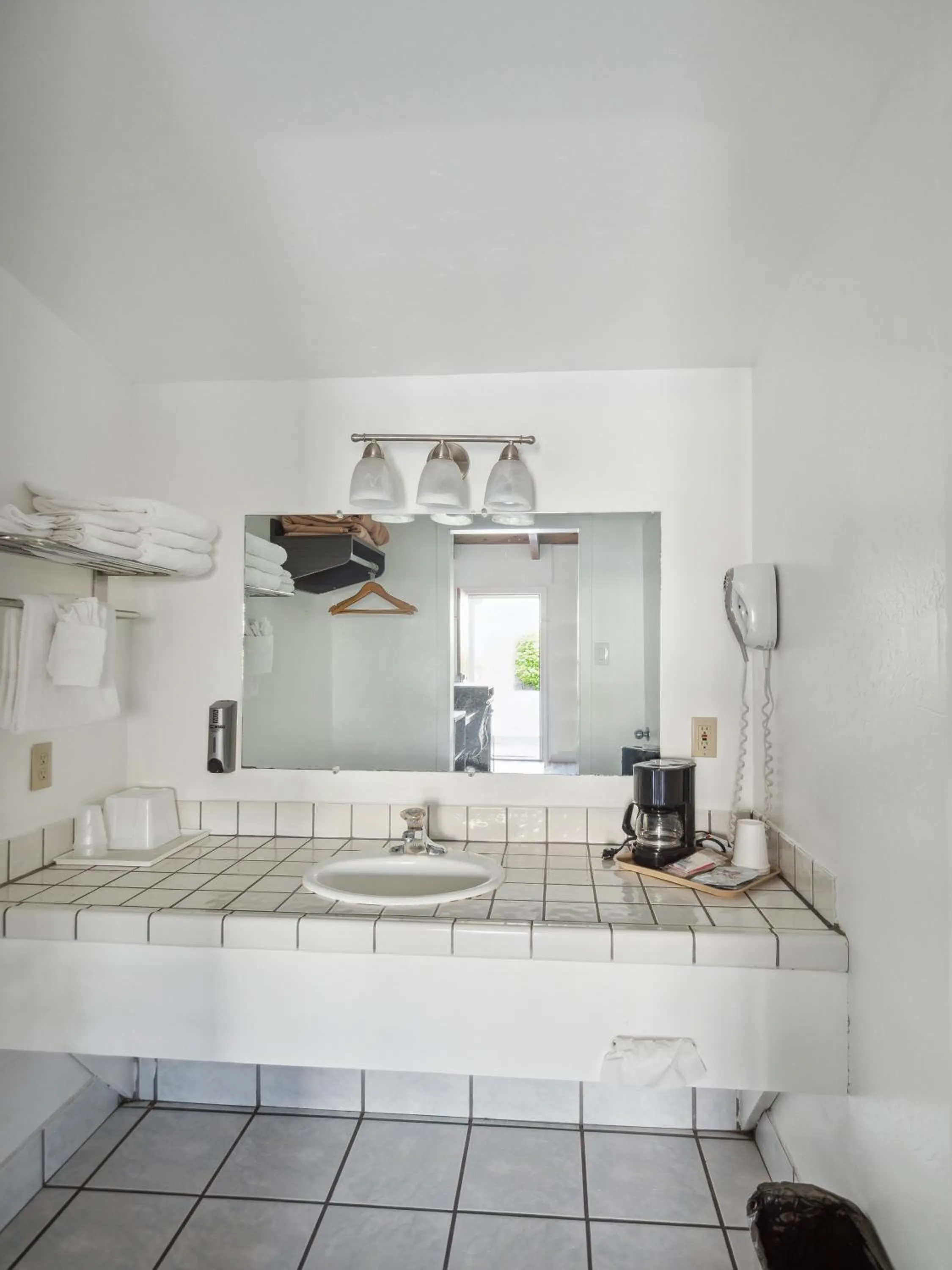 Discovery Inn Monterey Bay