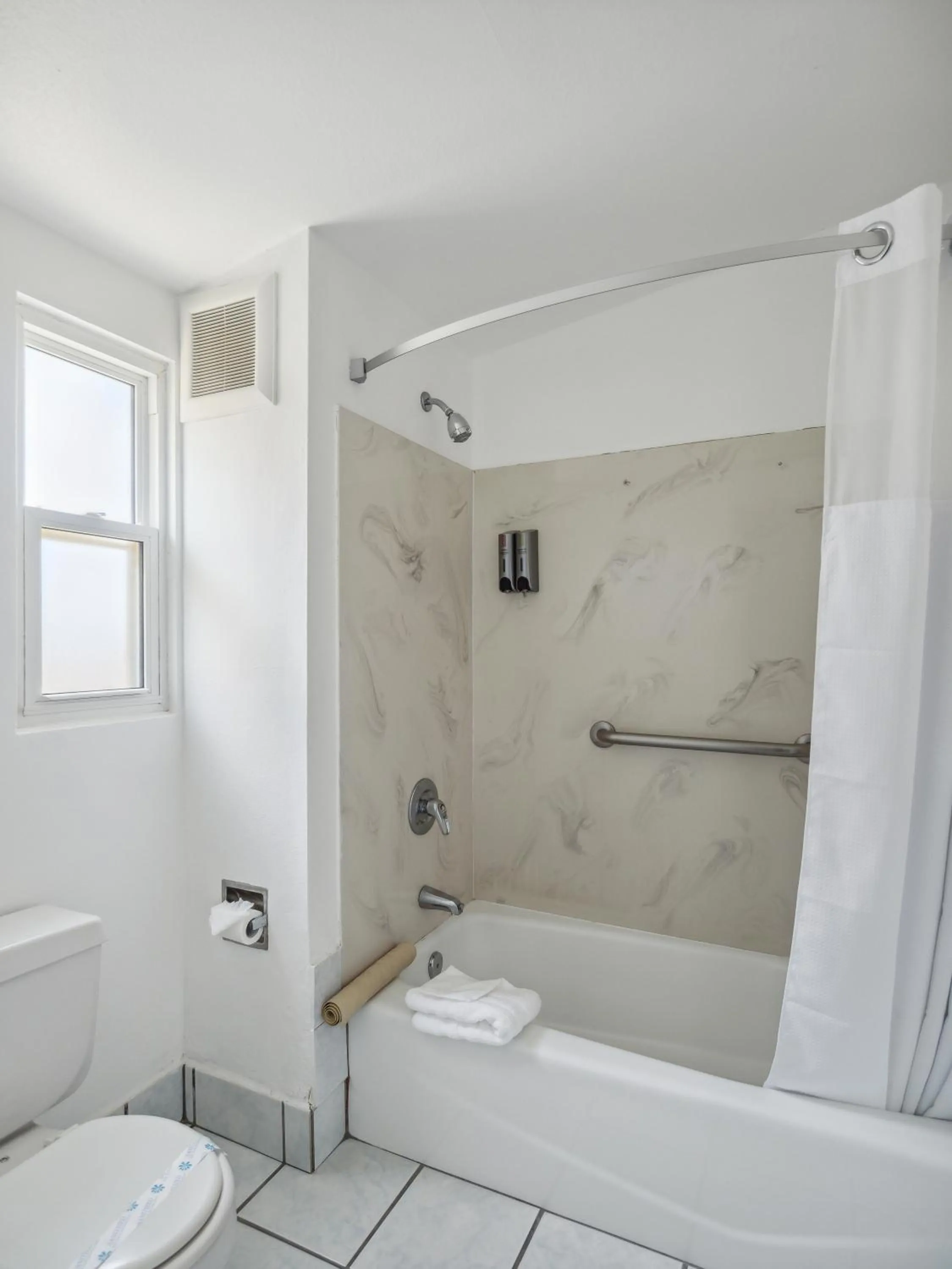 Discovery Inn Monterey Bay