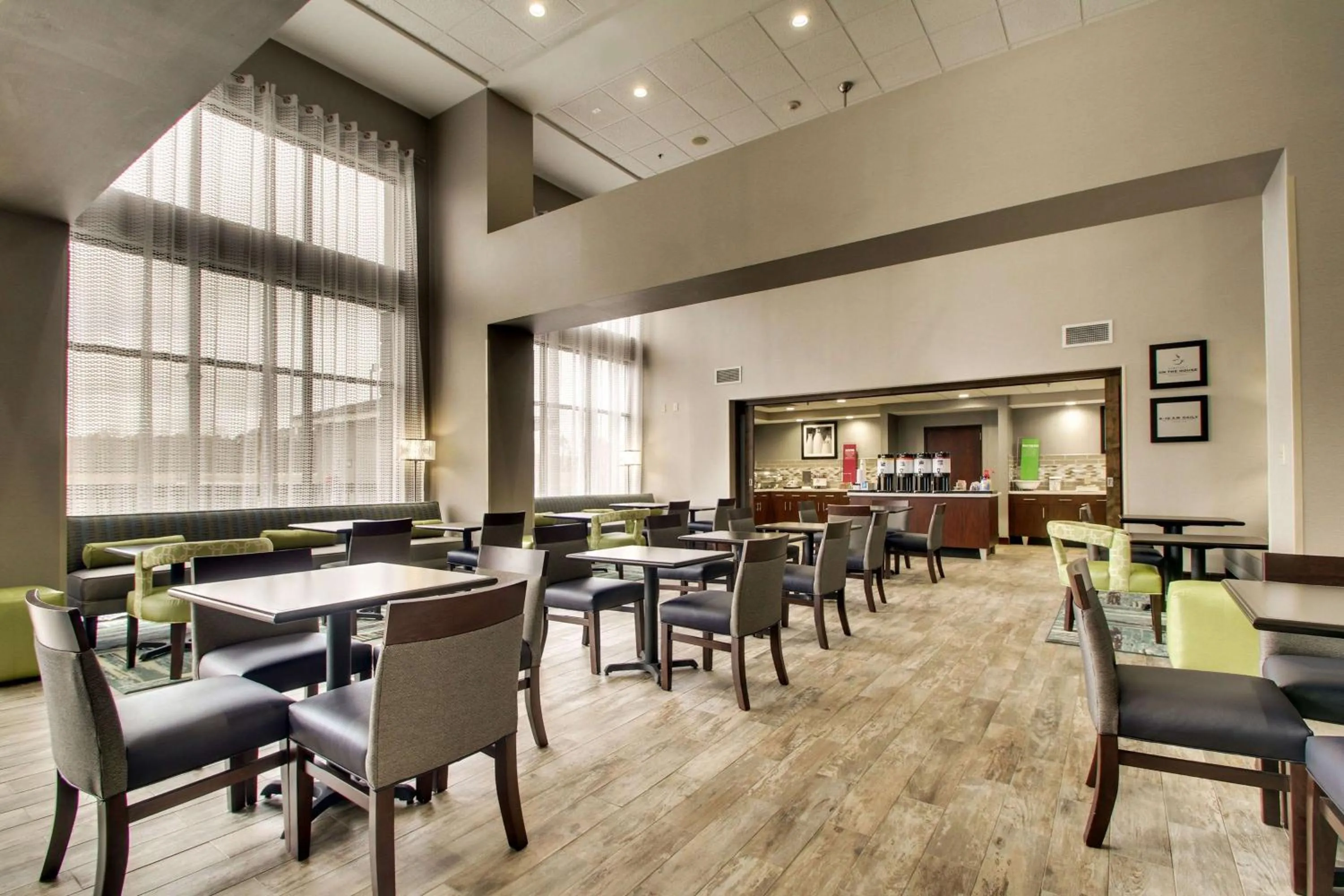 Restaurant/places to eat in Hampton Inn Yemassee/Point South, Sc