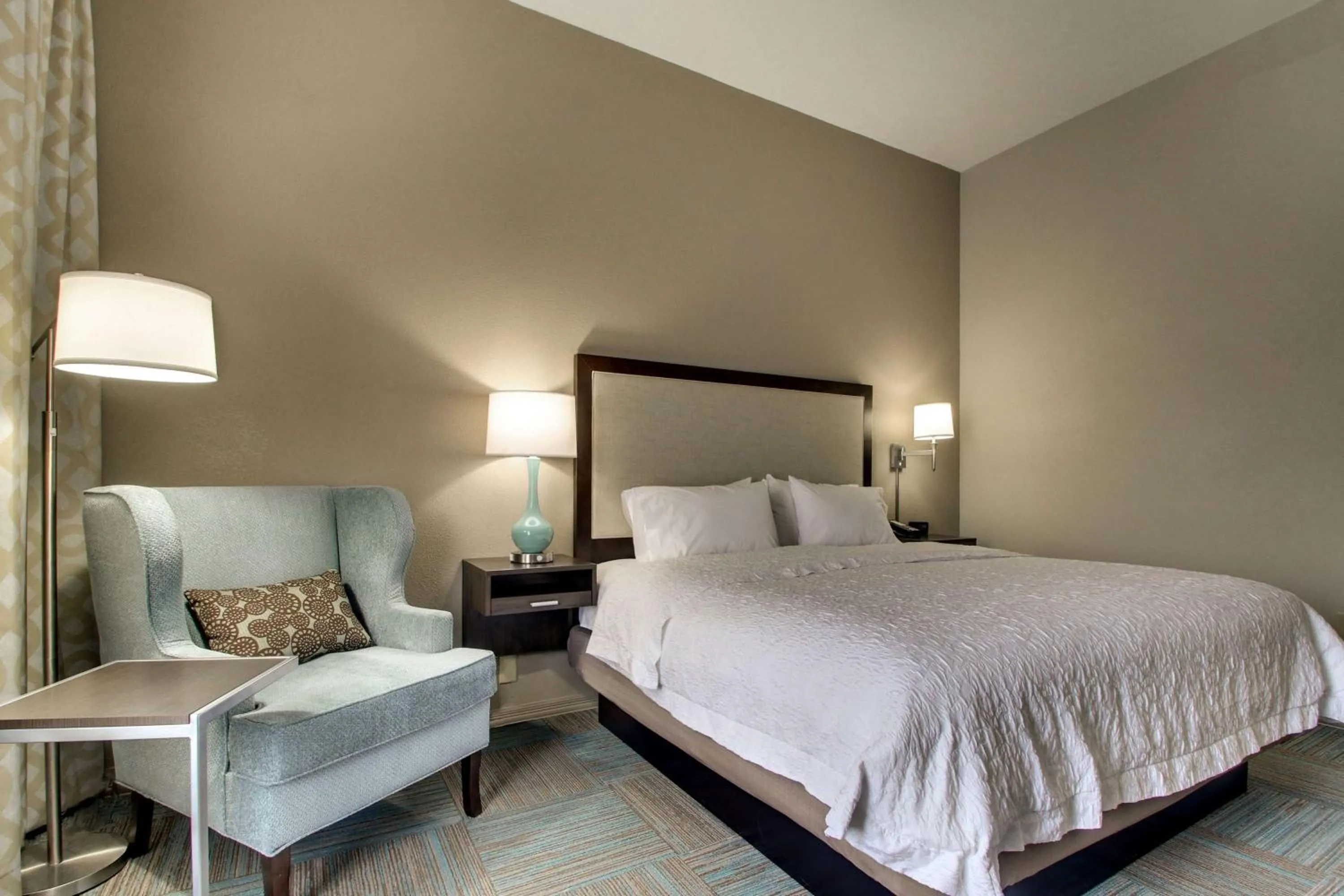 Bed in Hampton Inn Yemassee/Point South, Sc