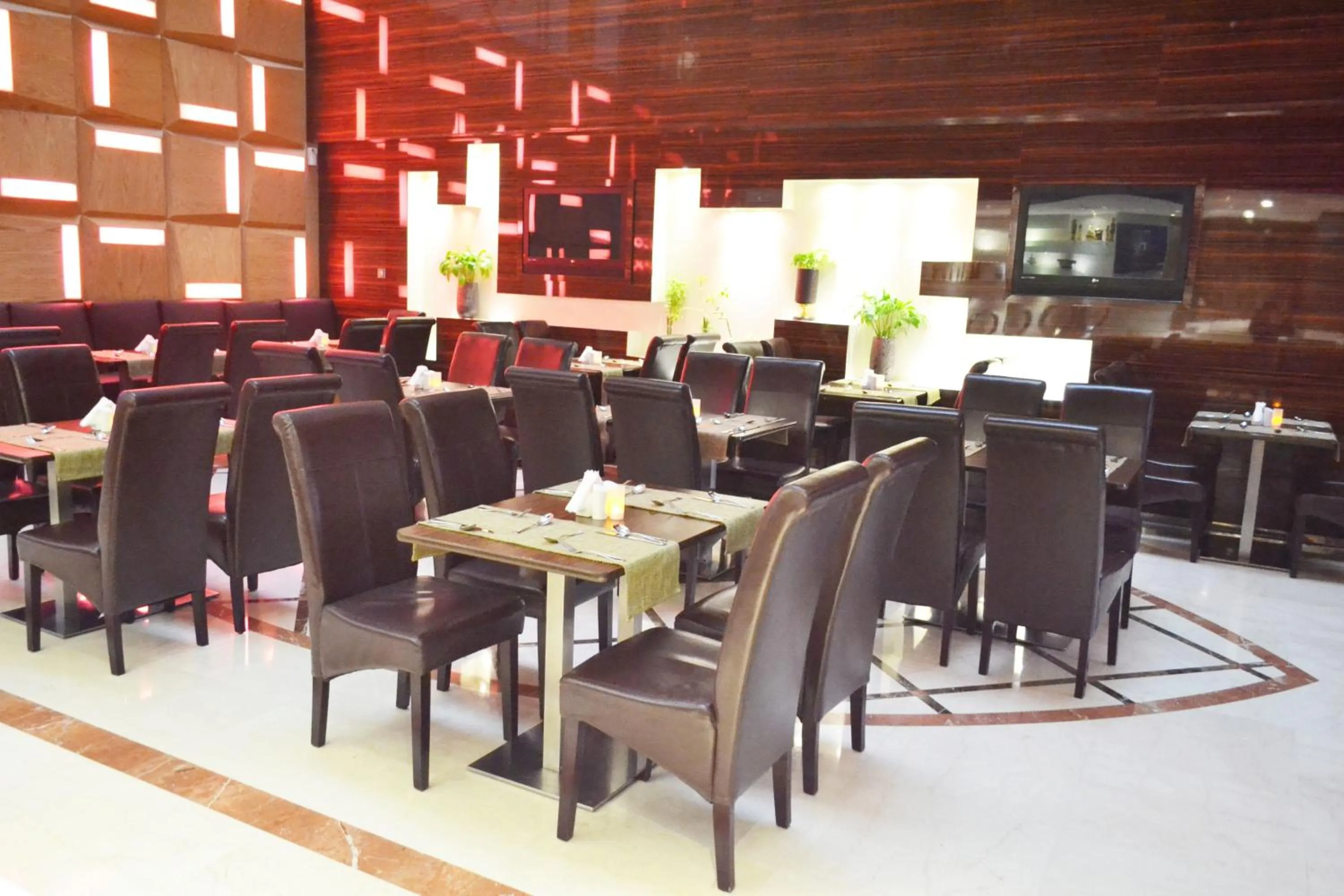 Restaurant/places to eat in Dorus Hotel